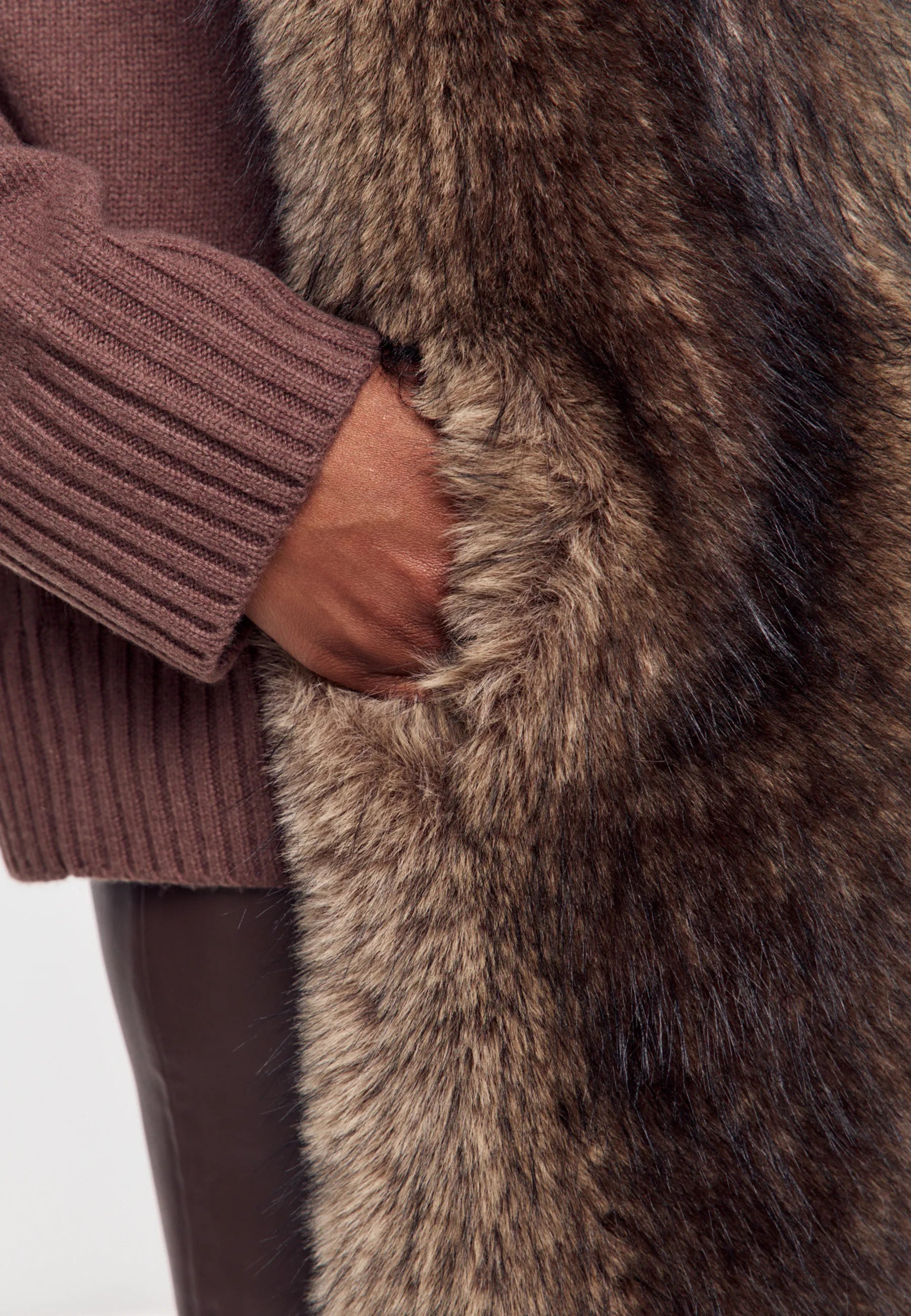 Maxi Faux Fur Stole – Chocolate Brown
