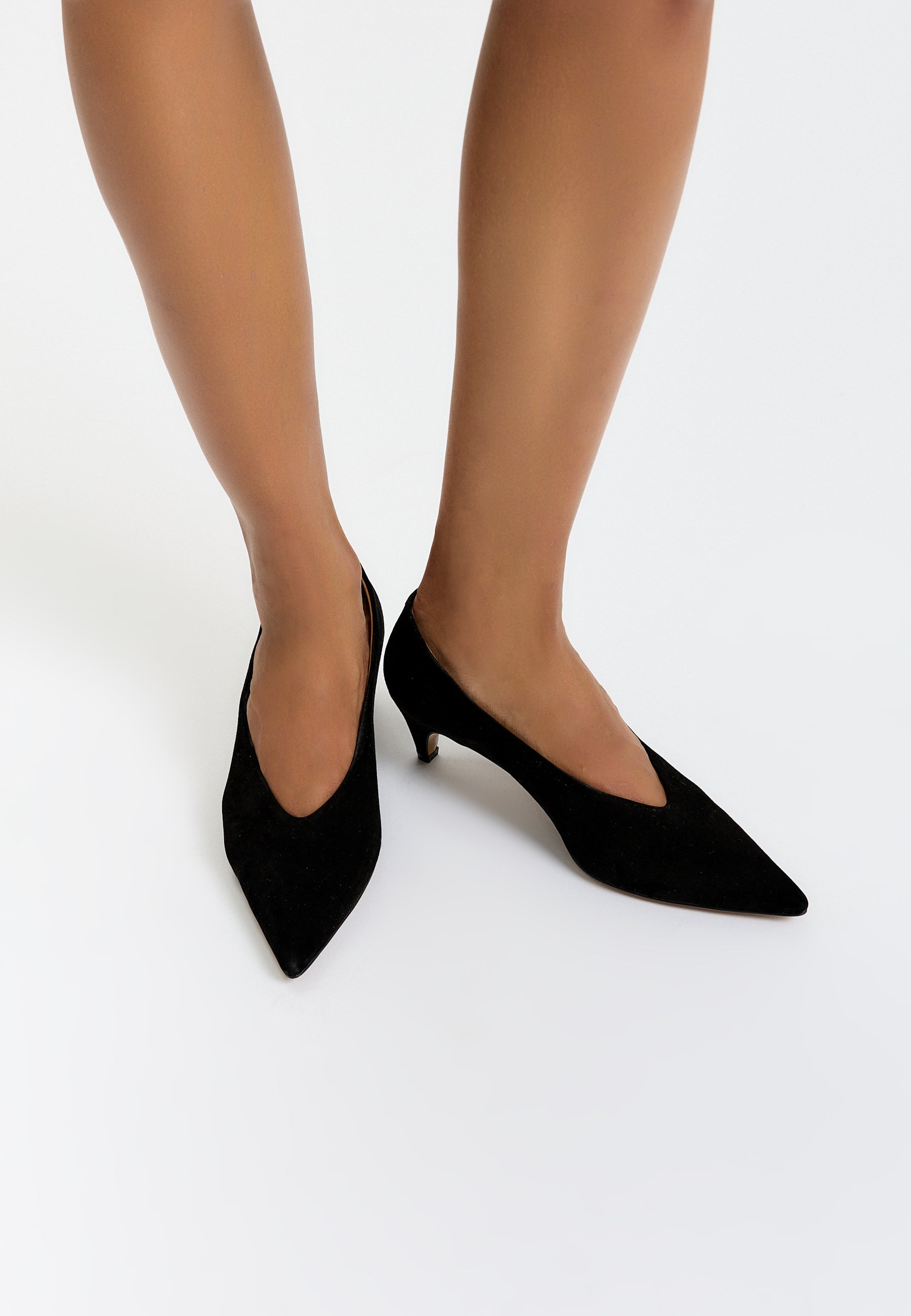 Velvet Curve Pumps - Black