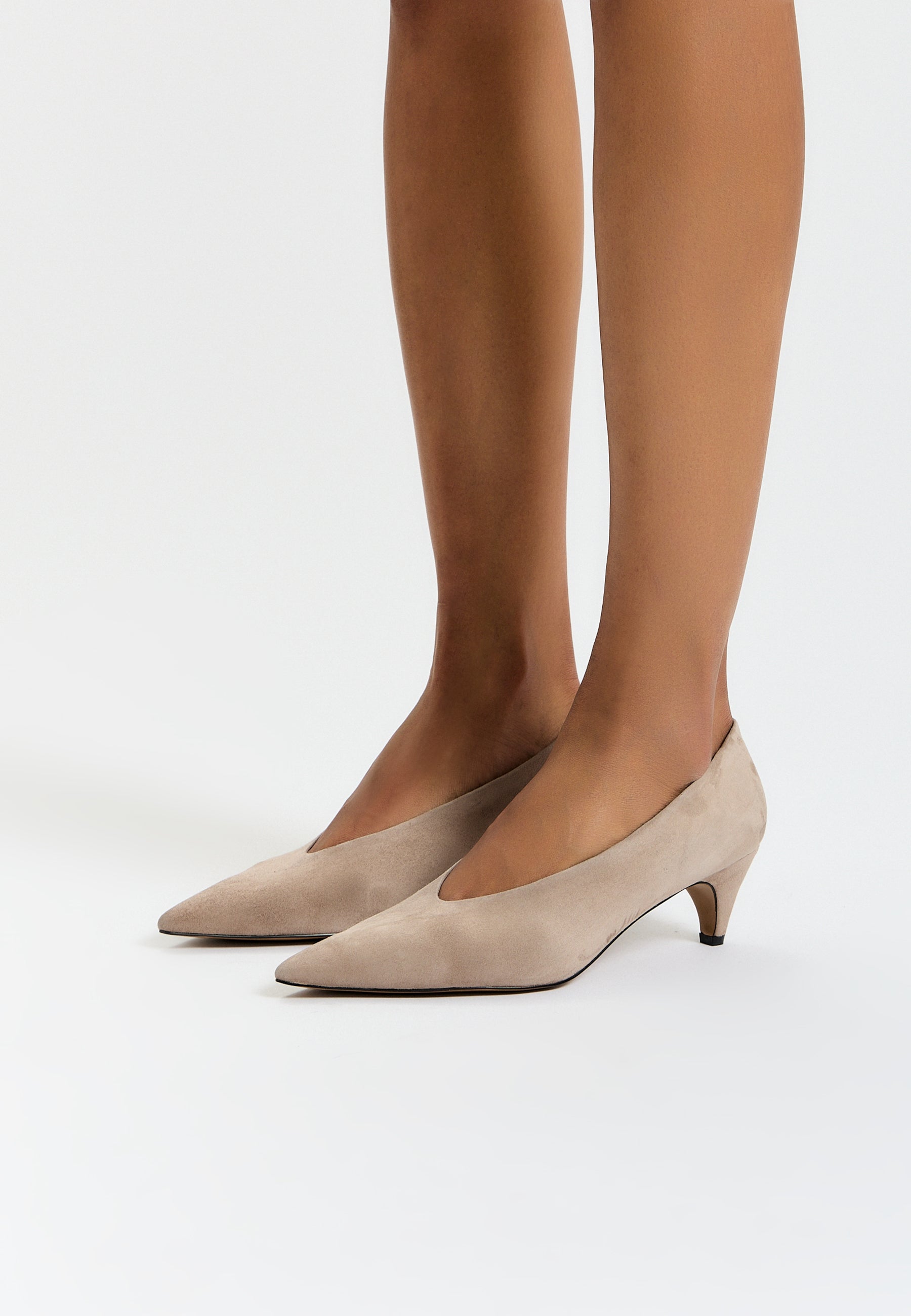 Curve Pumps - Beige