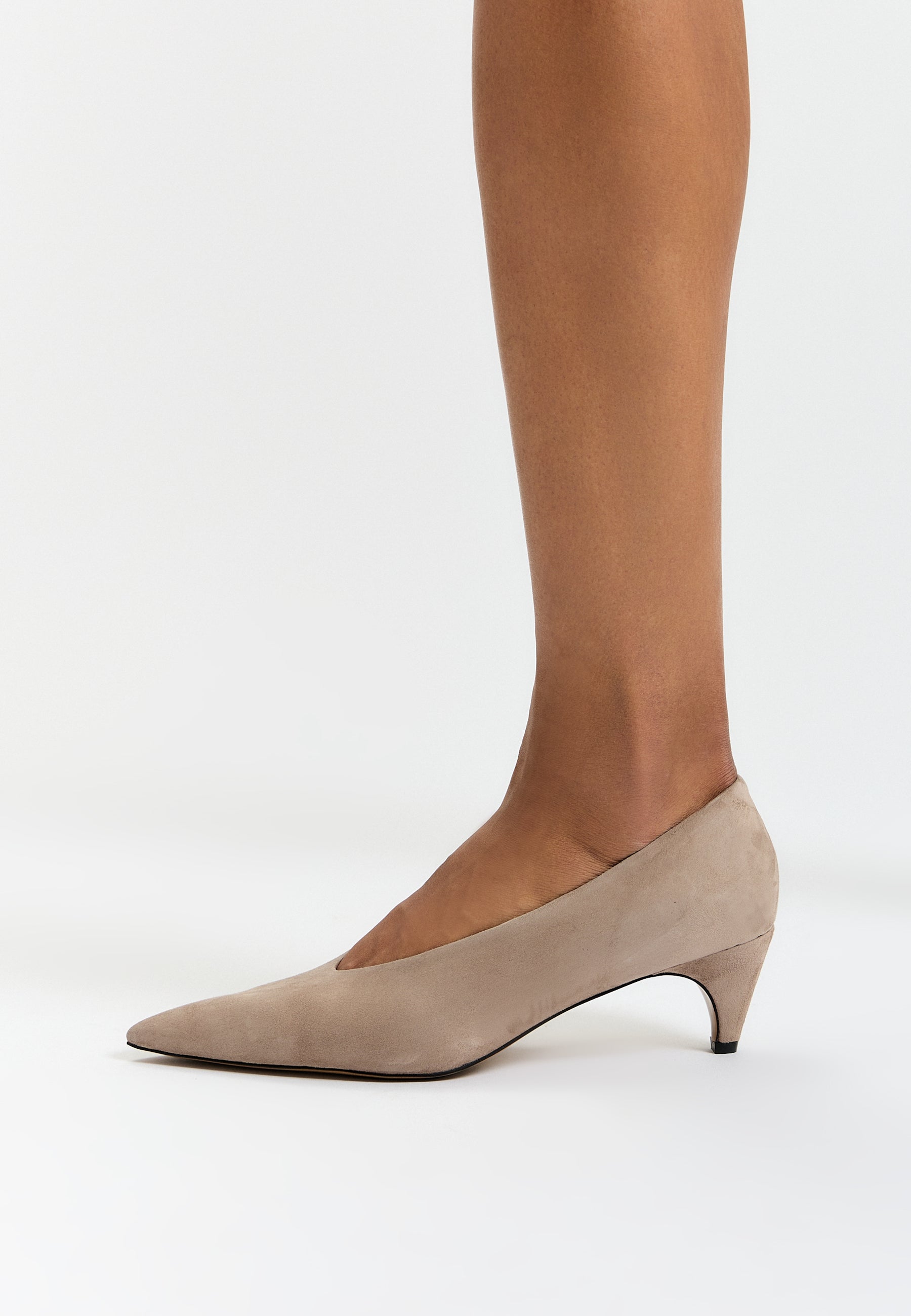 Curve Pumps - Beige