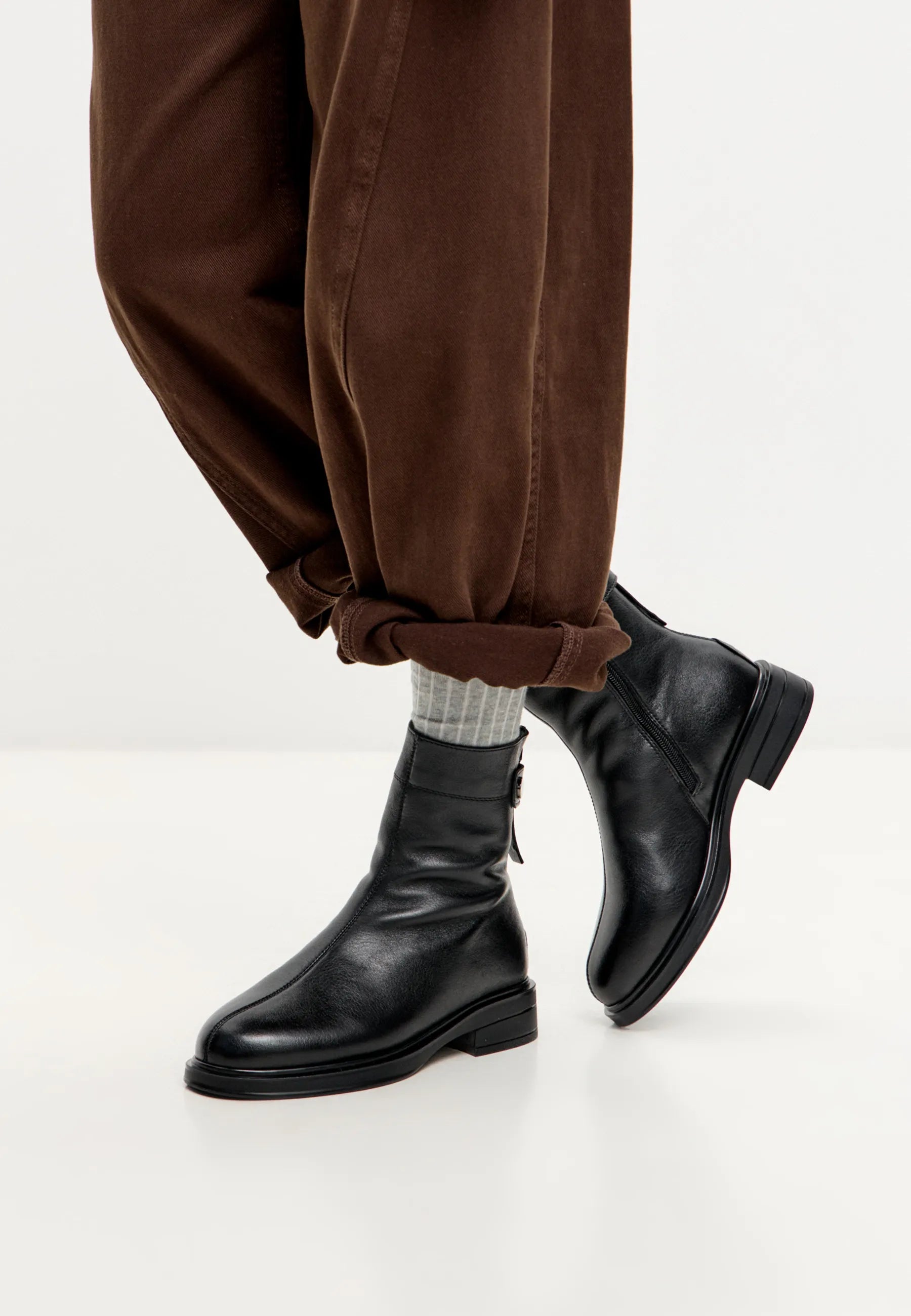 Sculpted Zip Boot - Black