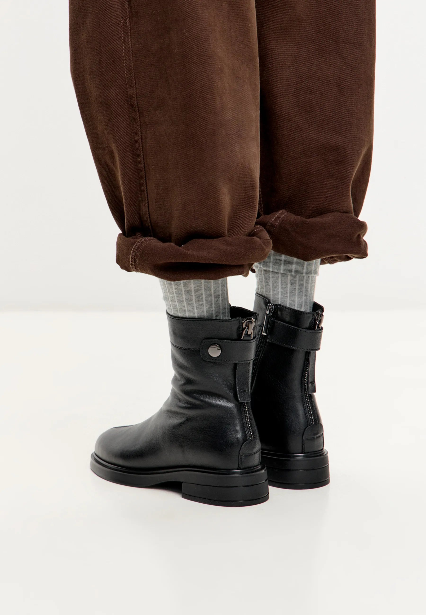Sculpted Zip Boot - Black