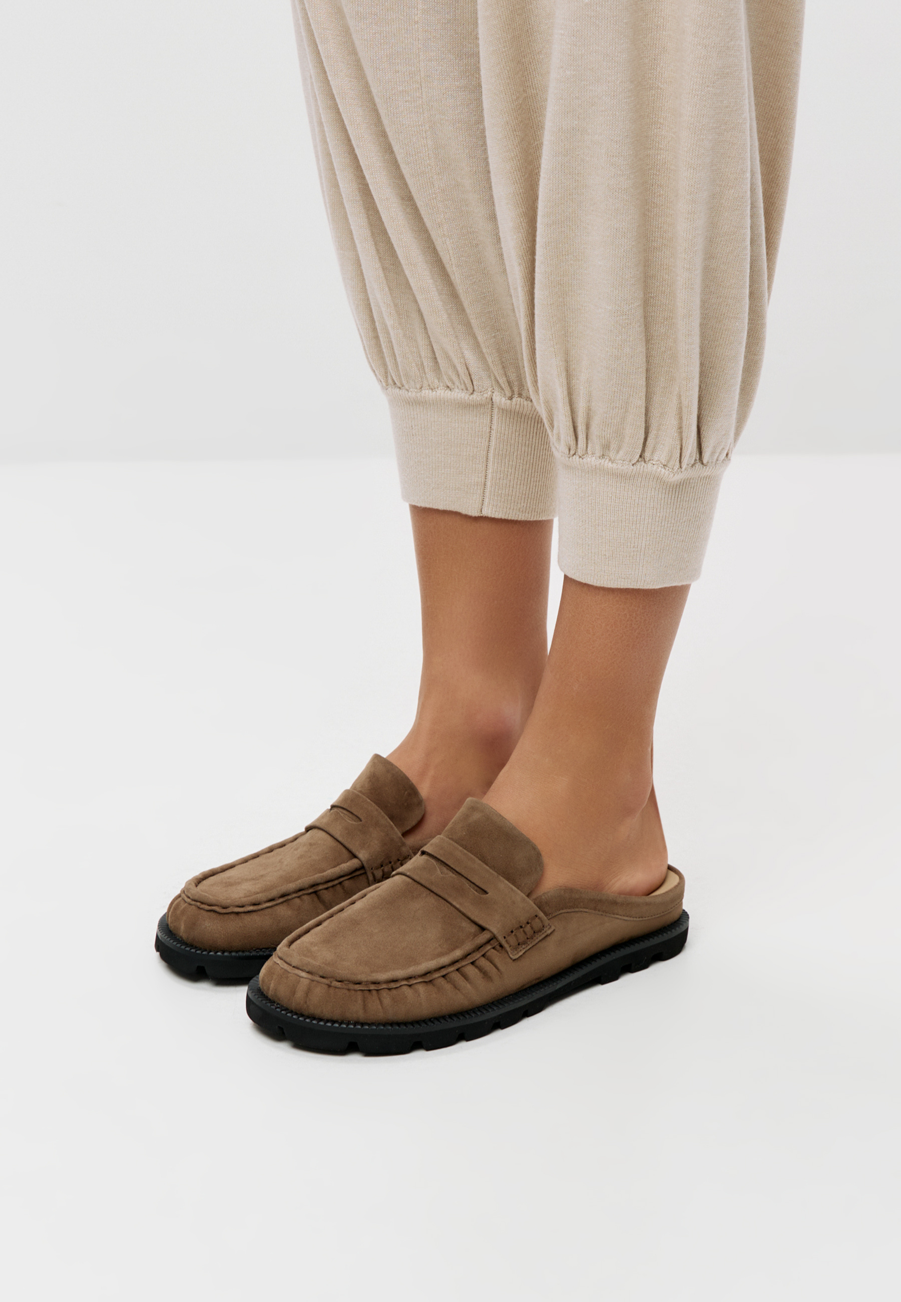 Trail Ease Suede Mules – Light Brown