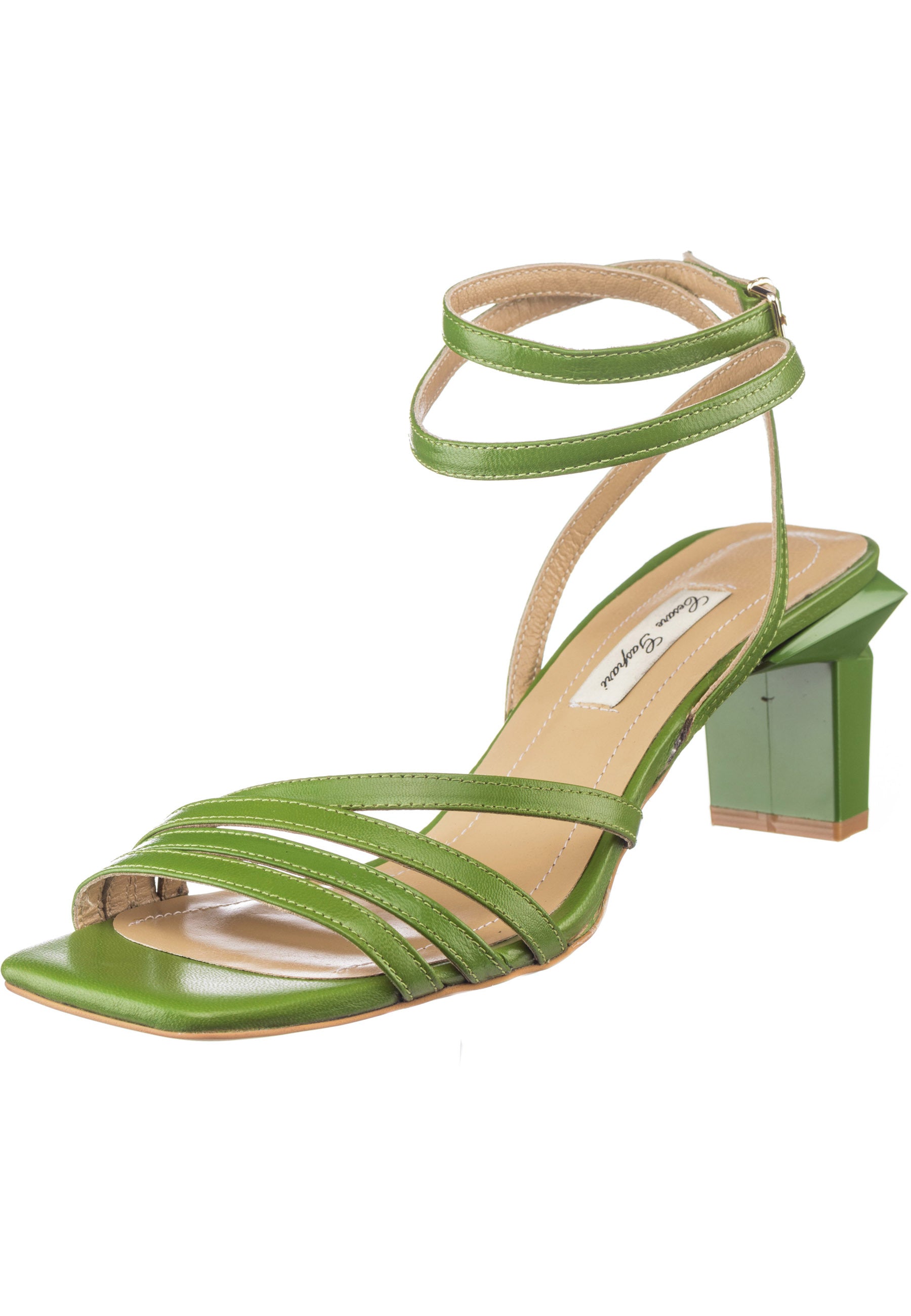 Strappy crossover sandaler