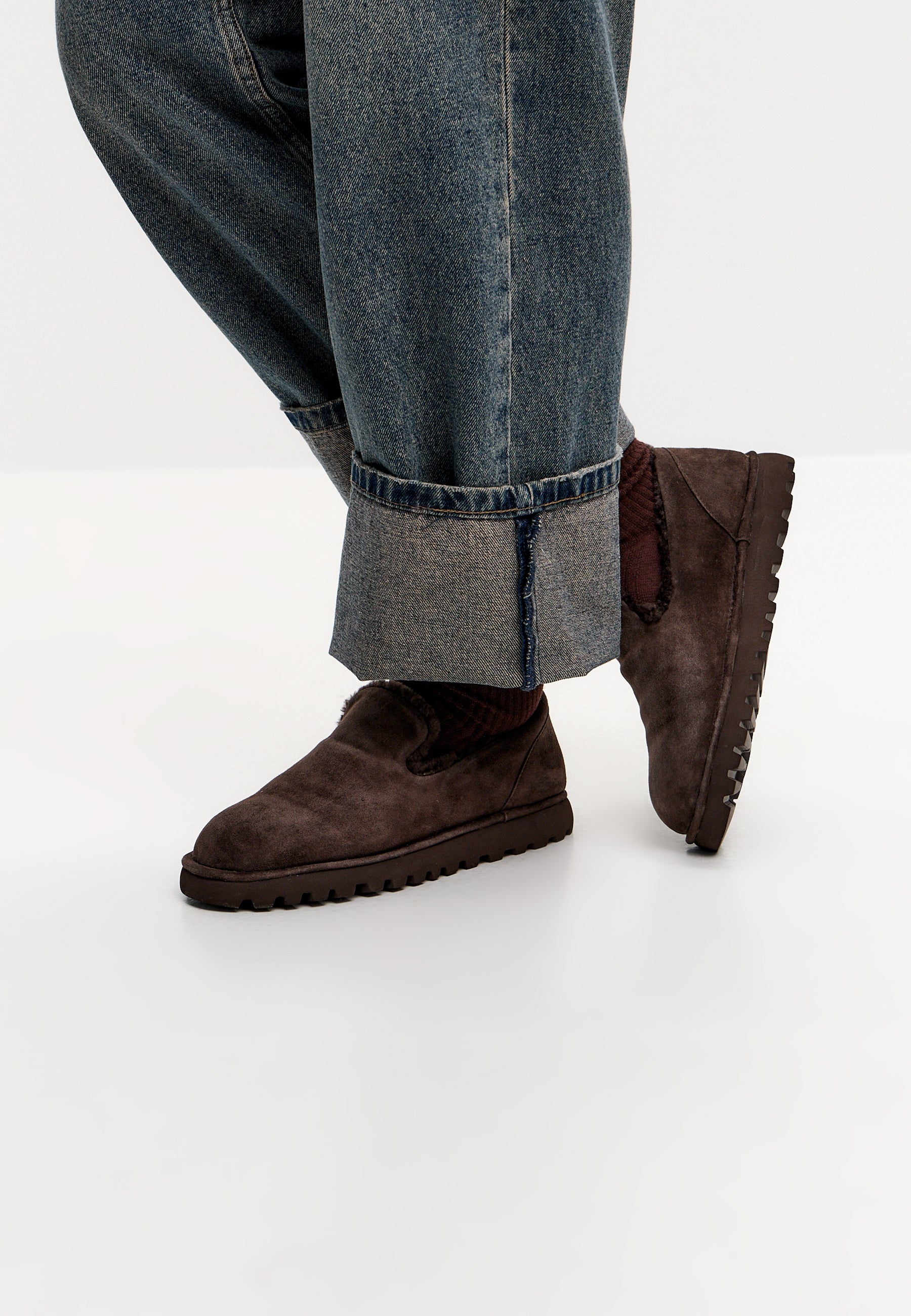 Slip-on loafers i mocka med fårskinnsfoder – Brun