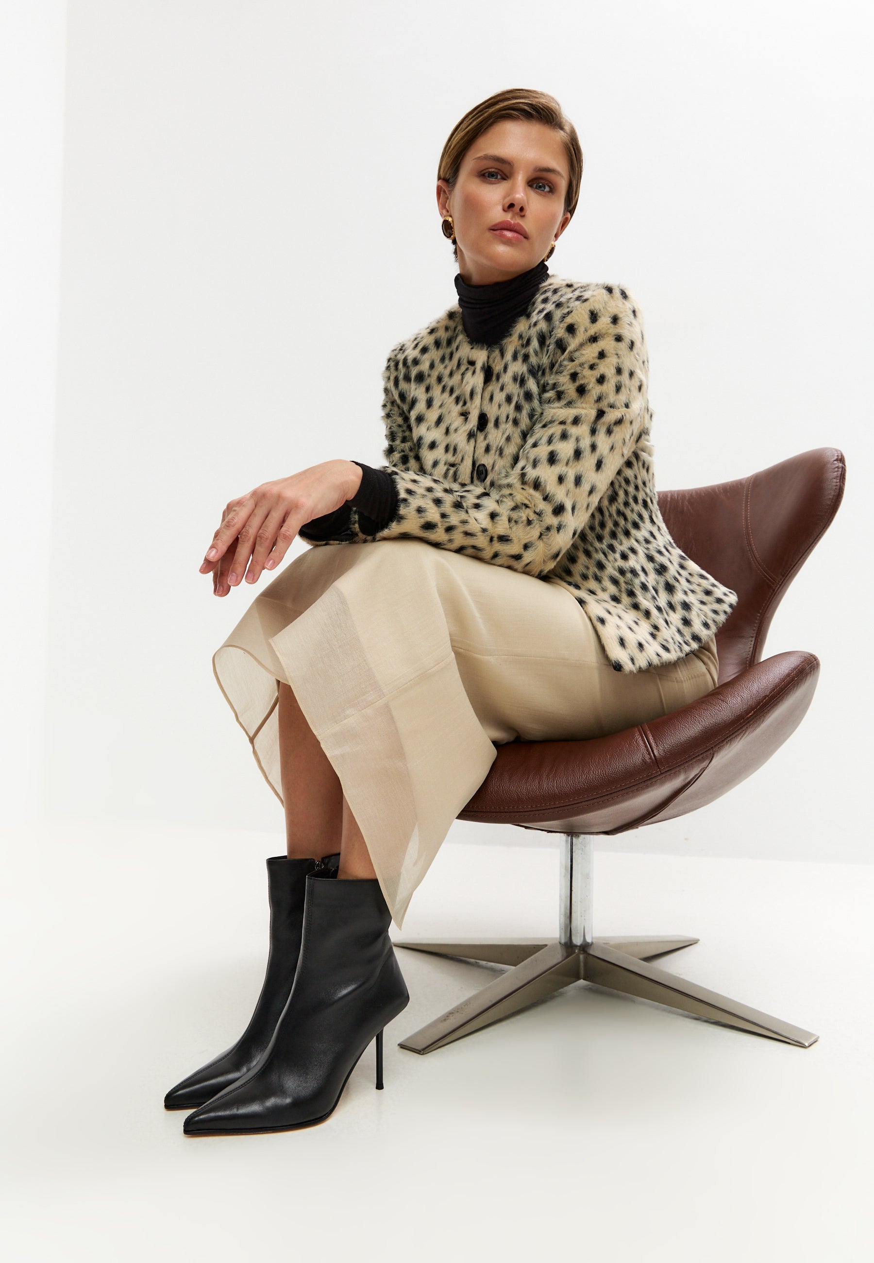 Enkellaarsjes met stilettohak – Zwart