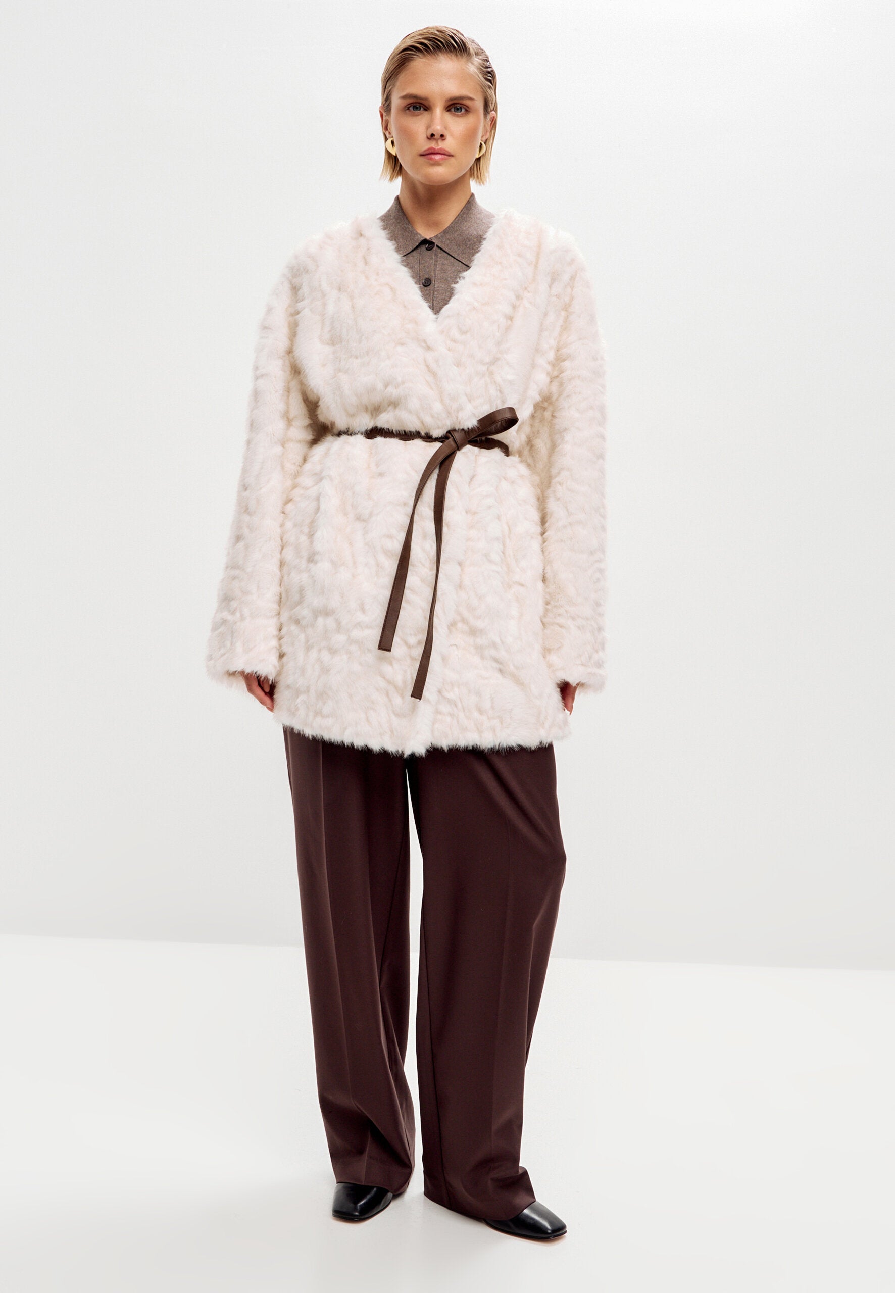 Milky Faux Fur Coat – Oversized Winter Elegance