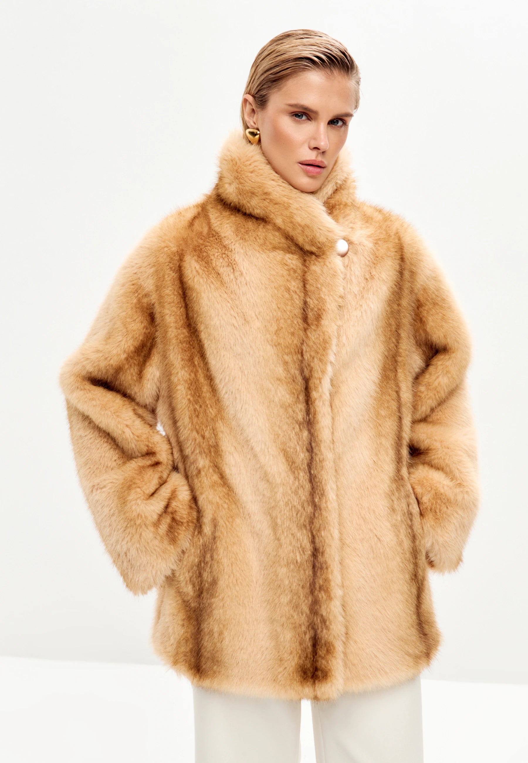 Golden Fox Faux Fur Coat – Oversized Luxury Winter Jacket
