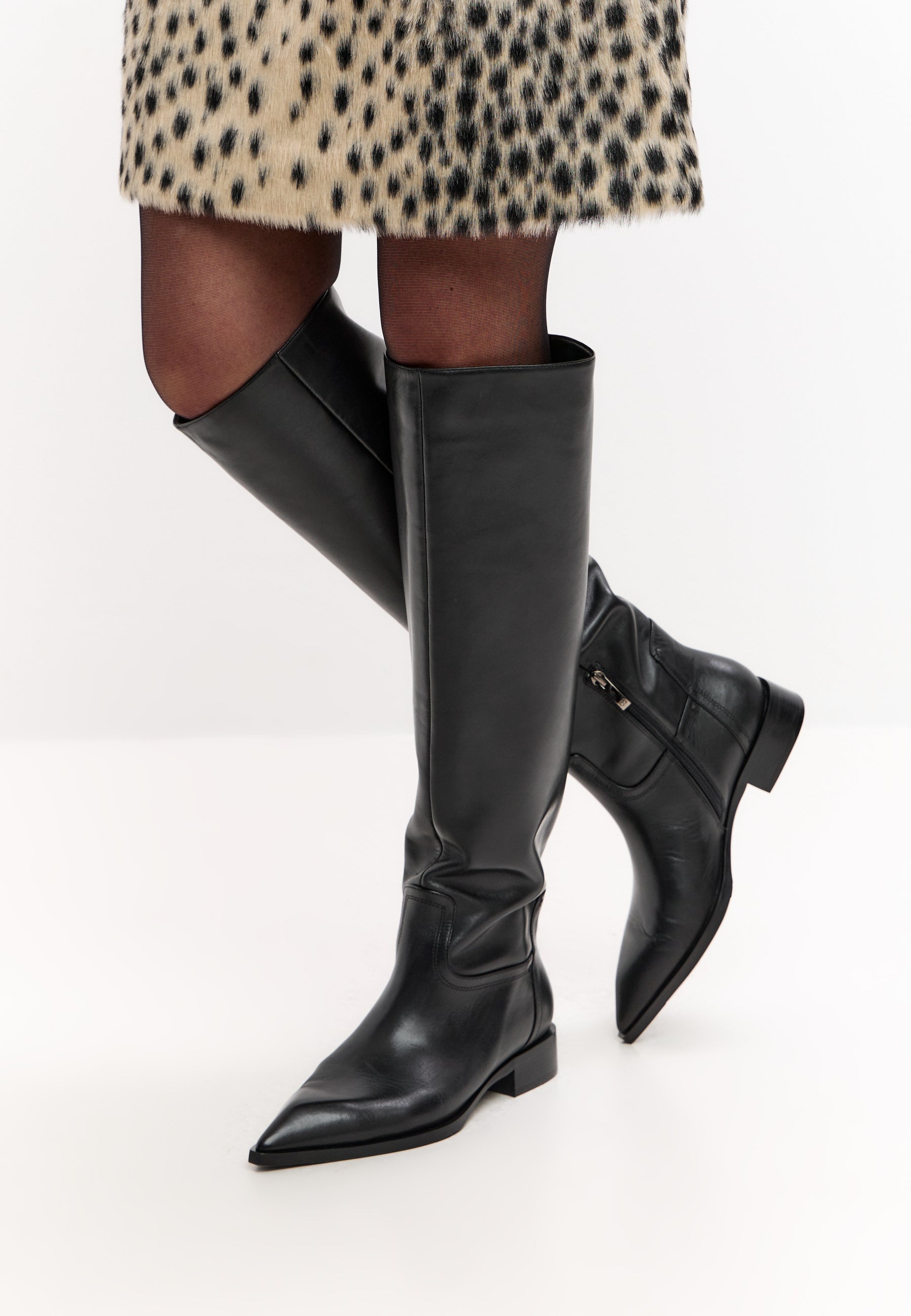Hohe Stiefel aus Leder mit Blockabsatz