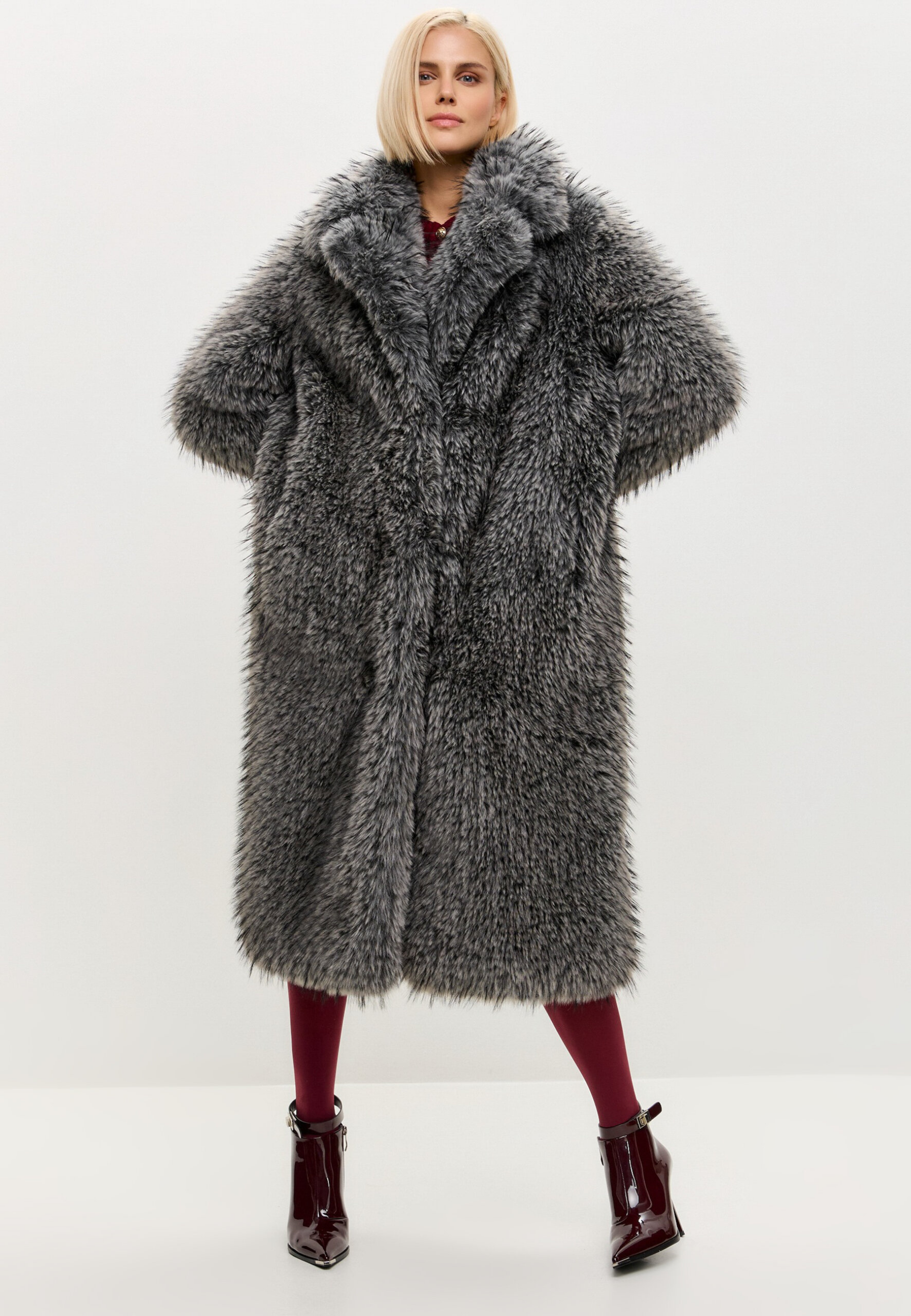 Luxurious Faux Fur Coat Natalie - Black