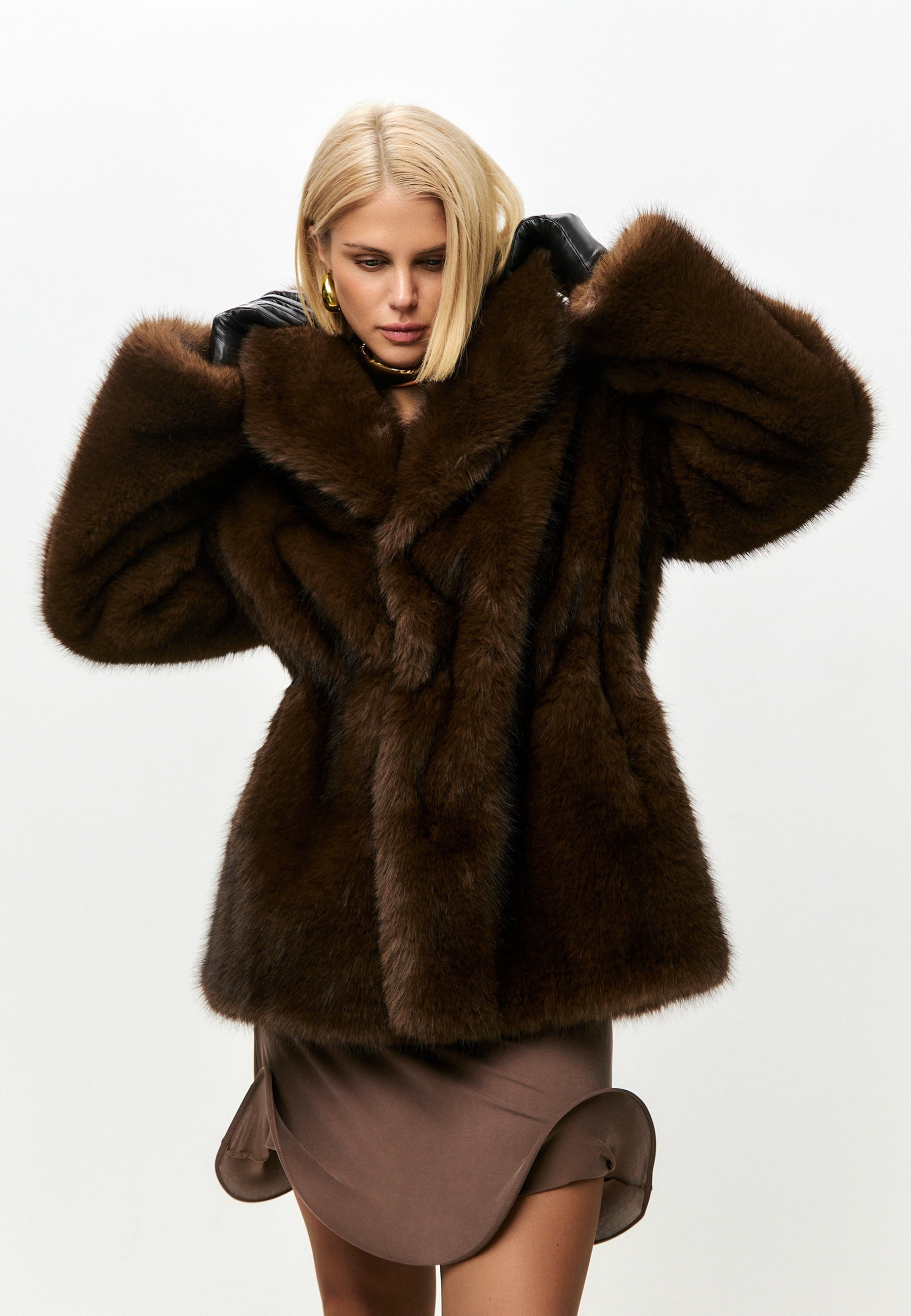 Chocolate Brown Faux Fur Coat – Oversized Luxury Winter Jacket