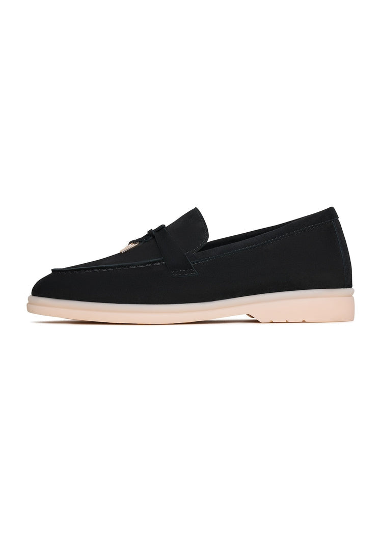 Stylish black platform moccasins - Aurelia moccasins in genuine leather, perfect women's platform shoes for chic and trendy style.