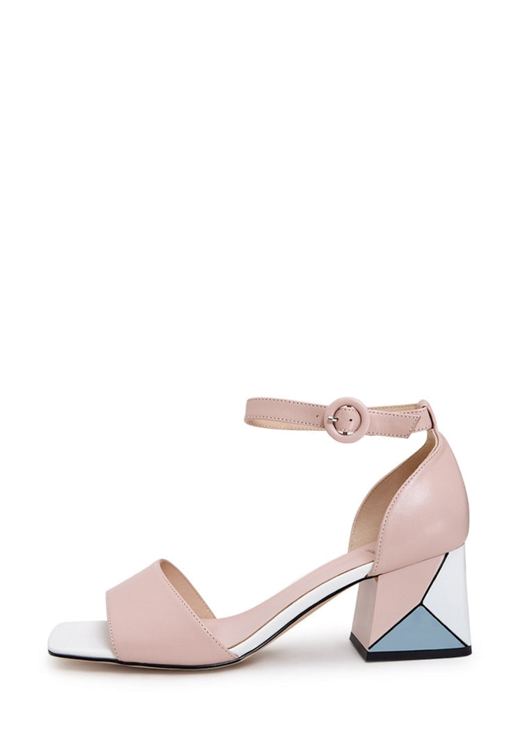Get summer-ready with these stylish square heel sandals in dusty pink - perfect to elevate any outfit. Grab your pair now and step out in style! Buy square heel sandals in dust pink.