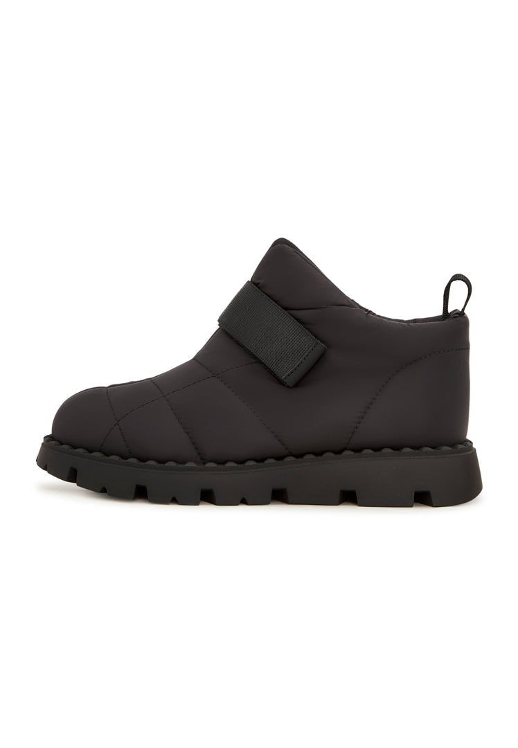 Stay warm and stylish this winter with these black suede winter boots lined with cozy wool, perfect for keeping your feet toasty during the cold months.