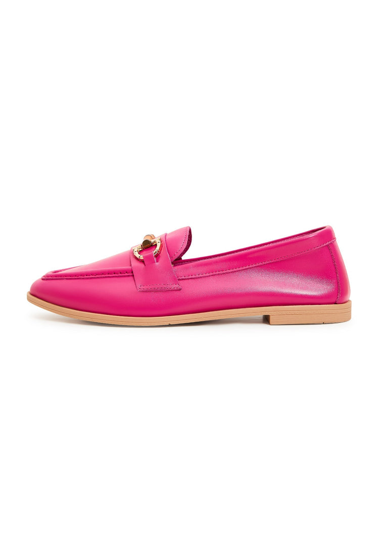 High quality fuchsia leather loafers: premium luxury footwear perfect for any occasion.