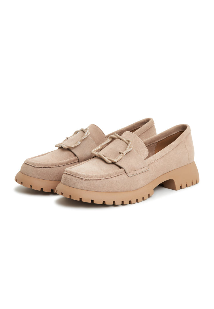 A stylish pair of women's platform loafers in beige, featuring the trendy Jenny design for fashionable beige platform footwear.