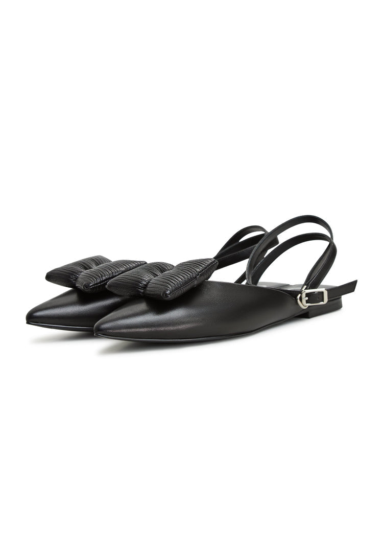 A stylish pair of Slingback ballerinas in black, featuring a flat sole and designed by Gabriela. These Women's ballerina shoes are the perfect choice for comfortable black flats.