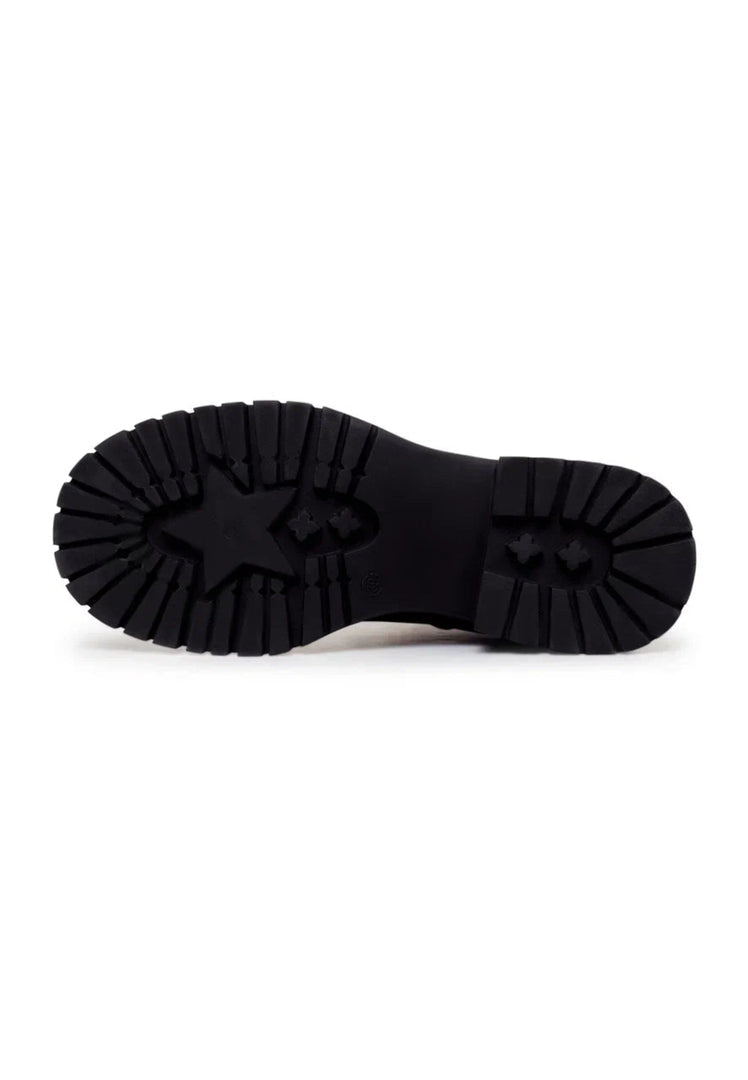 A stylish pair of black pull-on winter boots, perfect for the season.