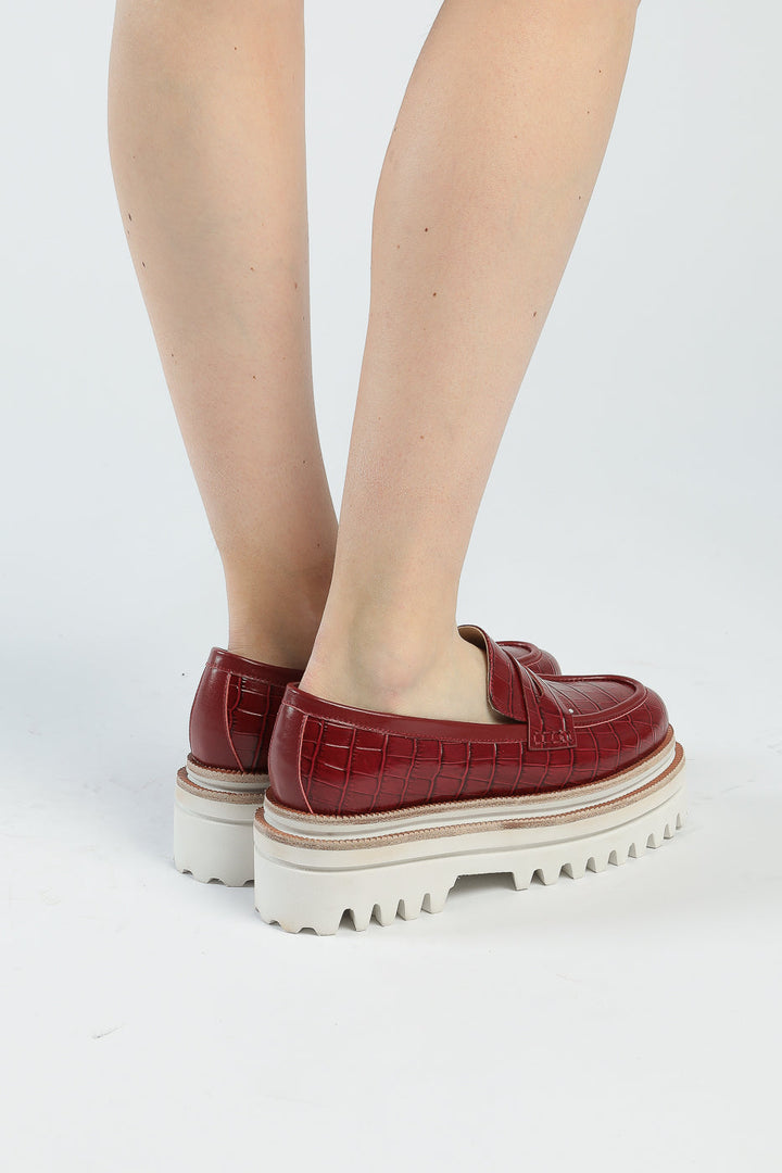 A pair of stylish platform croc-embossed Bordeaux loafers for women's fashion, perfect for trendy footwear enthusiasts.