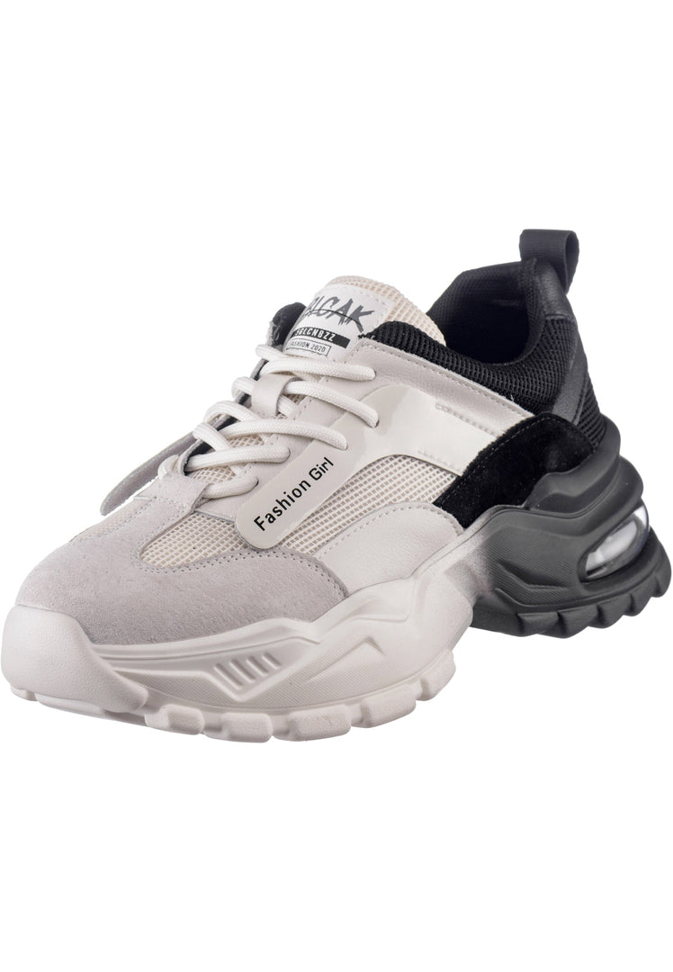 A pair of comfortable air cushion sneakers, perfect for athletic activities and providing all-day support and cushioning.