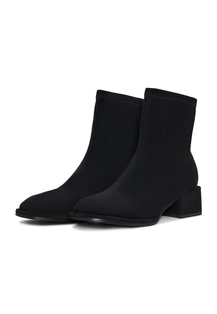 Aquila women's black ankle boots, stylish and high-quality leather footwear option.