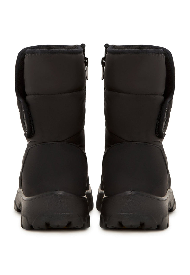 A stylish pair of women's winter platform boots, perfect for staying warm and fashionable in cold weather.