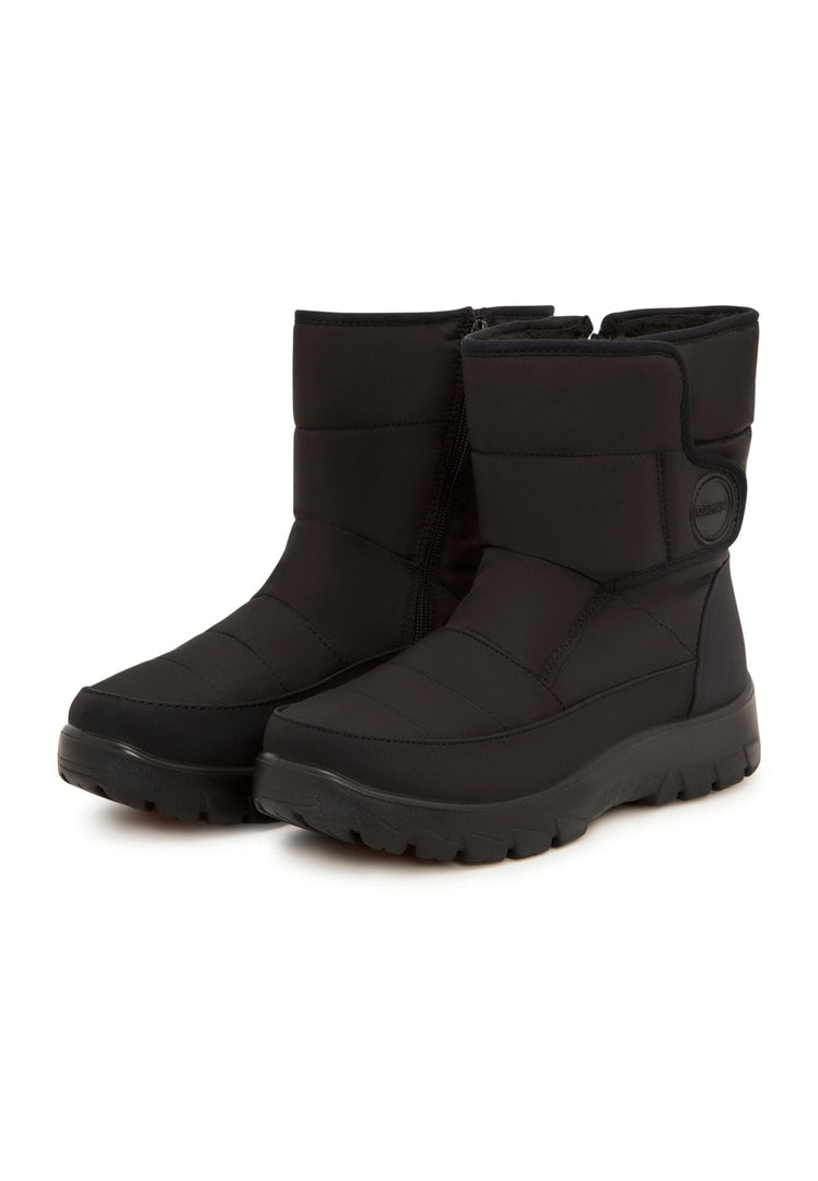 A stylish pair of women's platform winter boots perfect for cold weather, providing both warmth and fashion-forward style.