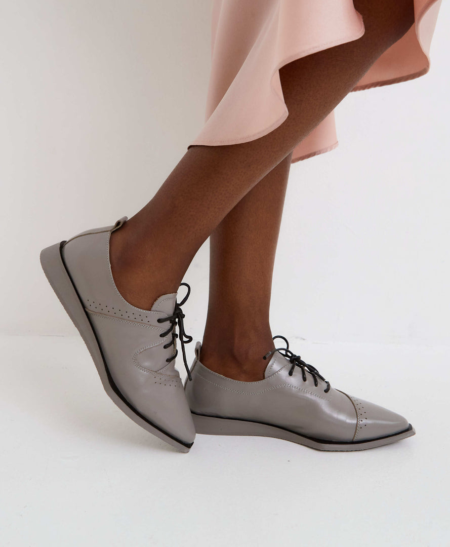 Zapatos de cordón con punta - Gris