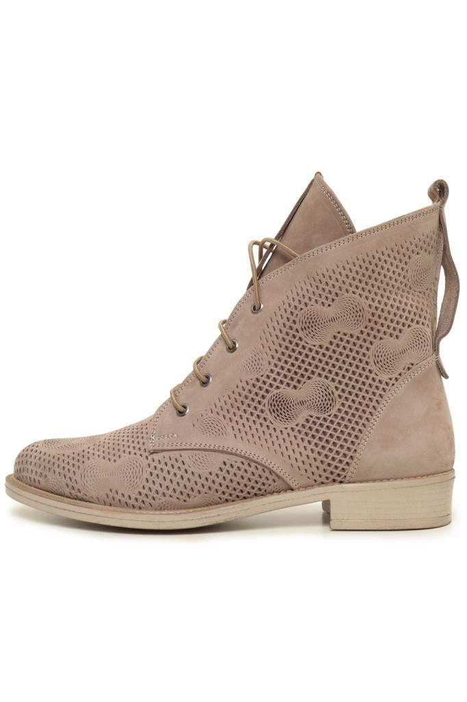 Botines de piel perforada - Beige