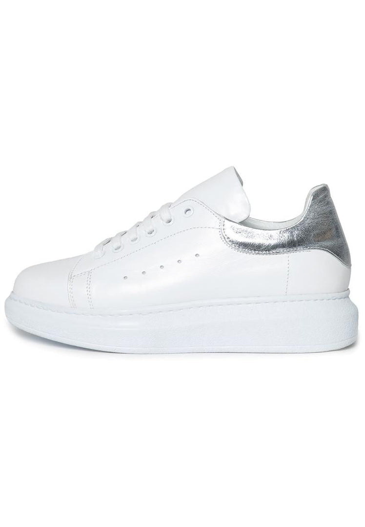 Minimalistiske sneakers med snøre - hvid