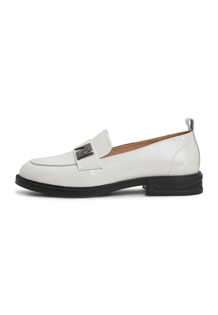 Fashionable white block heel loafers for women, perfect for a stylish and comfortable look.