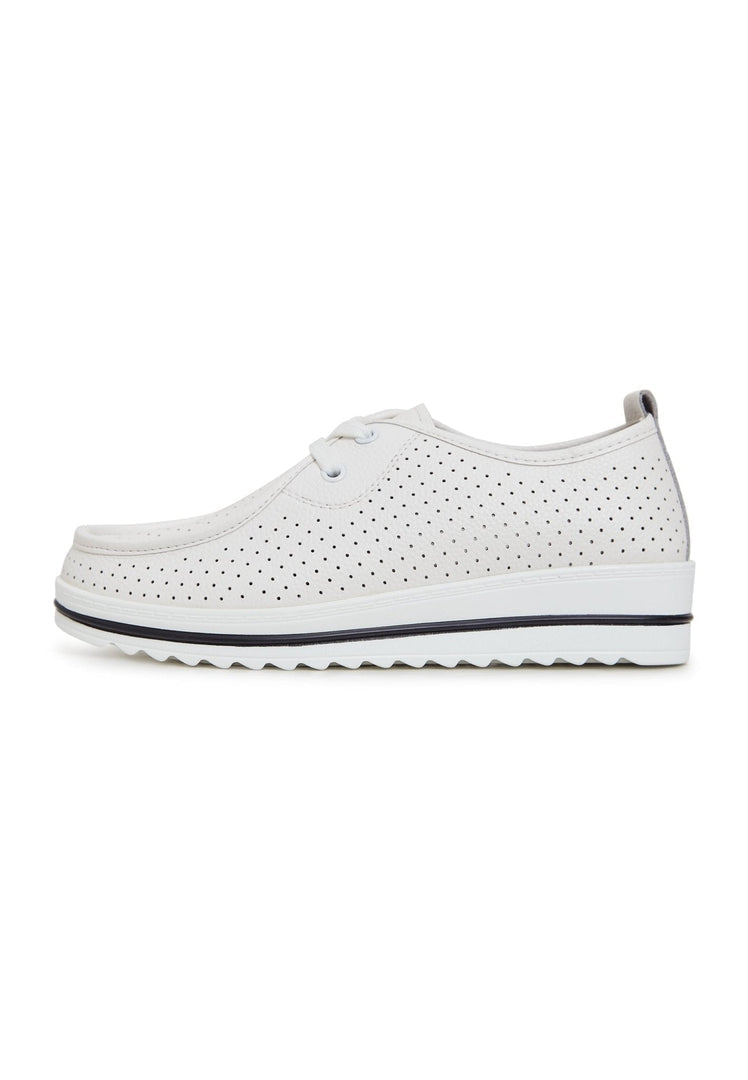 A stylish pair of white leather platform loafers, perfect for a classic and sophisticated look.