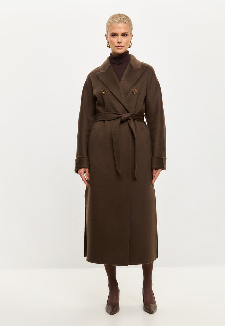 Stay cozy and stylish this winter with the Classic Luxe Long Coat Rosie in dark brown. Elevate your winter coat game with this luxe outerwear piece, a must-have in women's fashion this season.