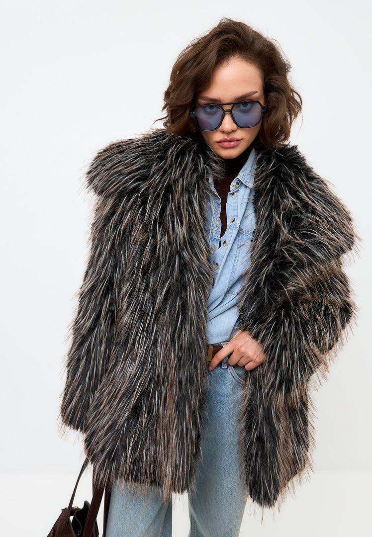 Stay warm and stylish with this luxurious short brown faux fur coat, the Icelyn coat.