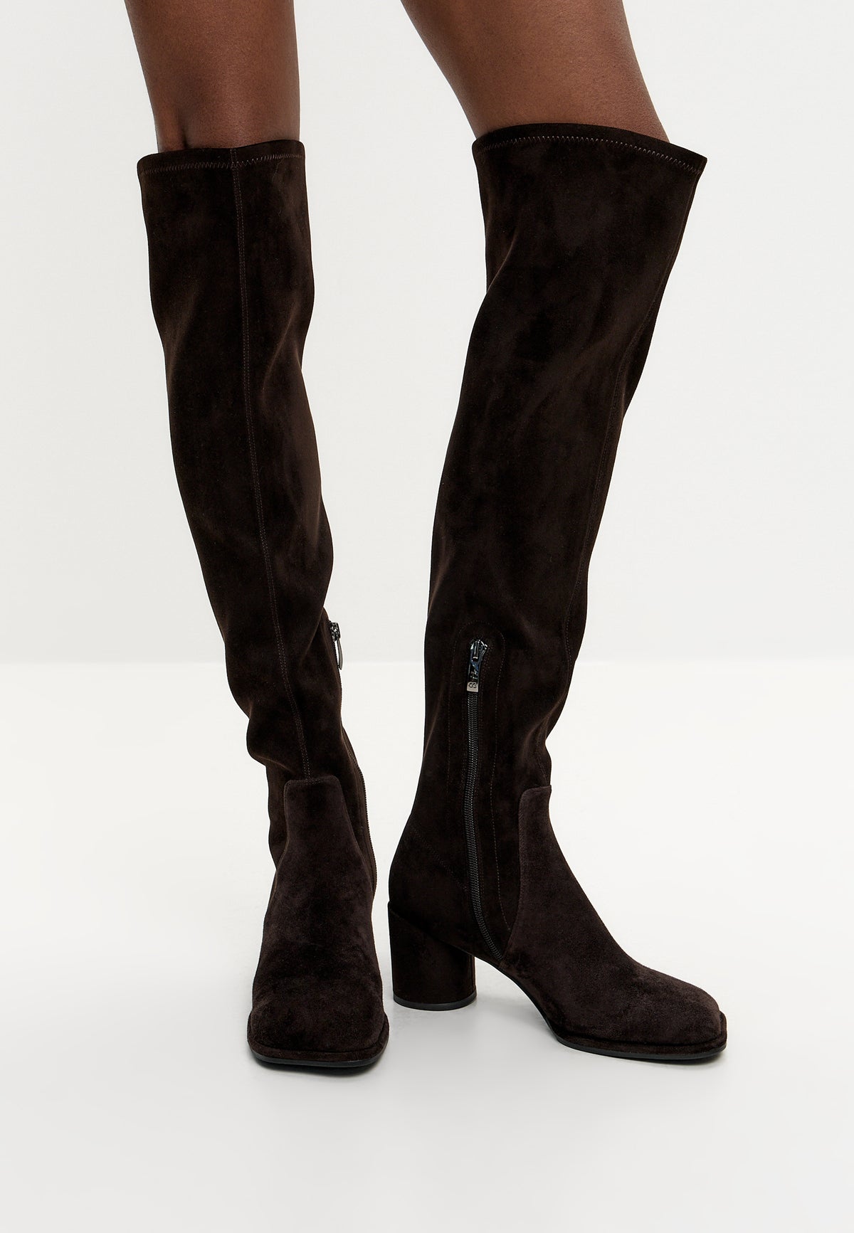 Botas altas em camurça – Castanho