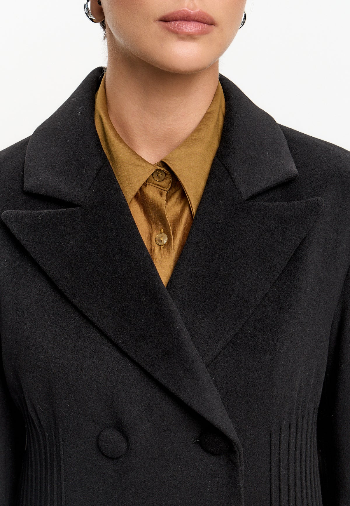Casaco comprido com cinto para mulher – Preto