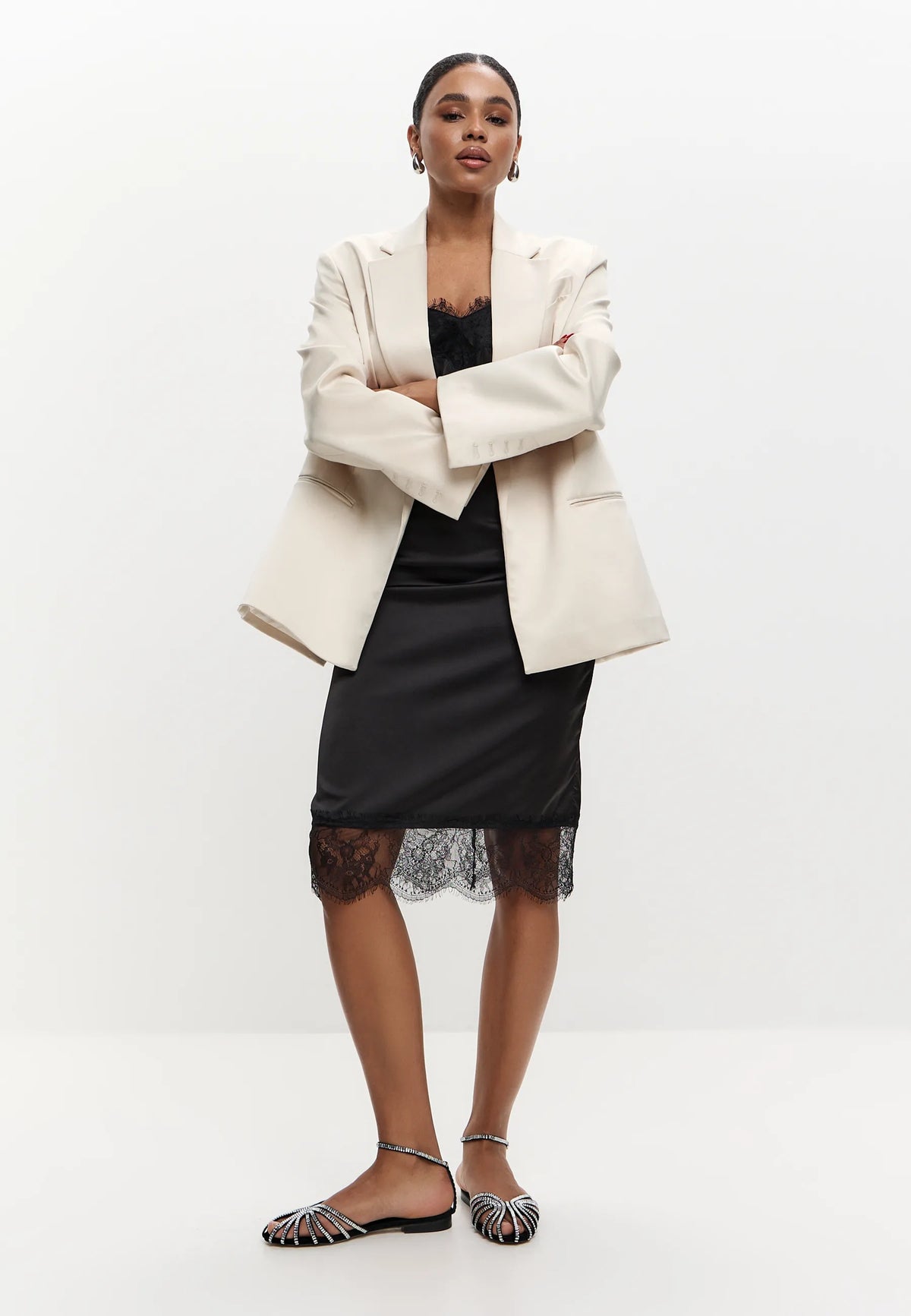 Crystal Arc Flat Sandals – Black