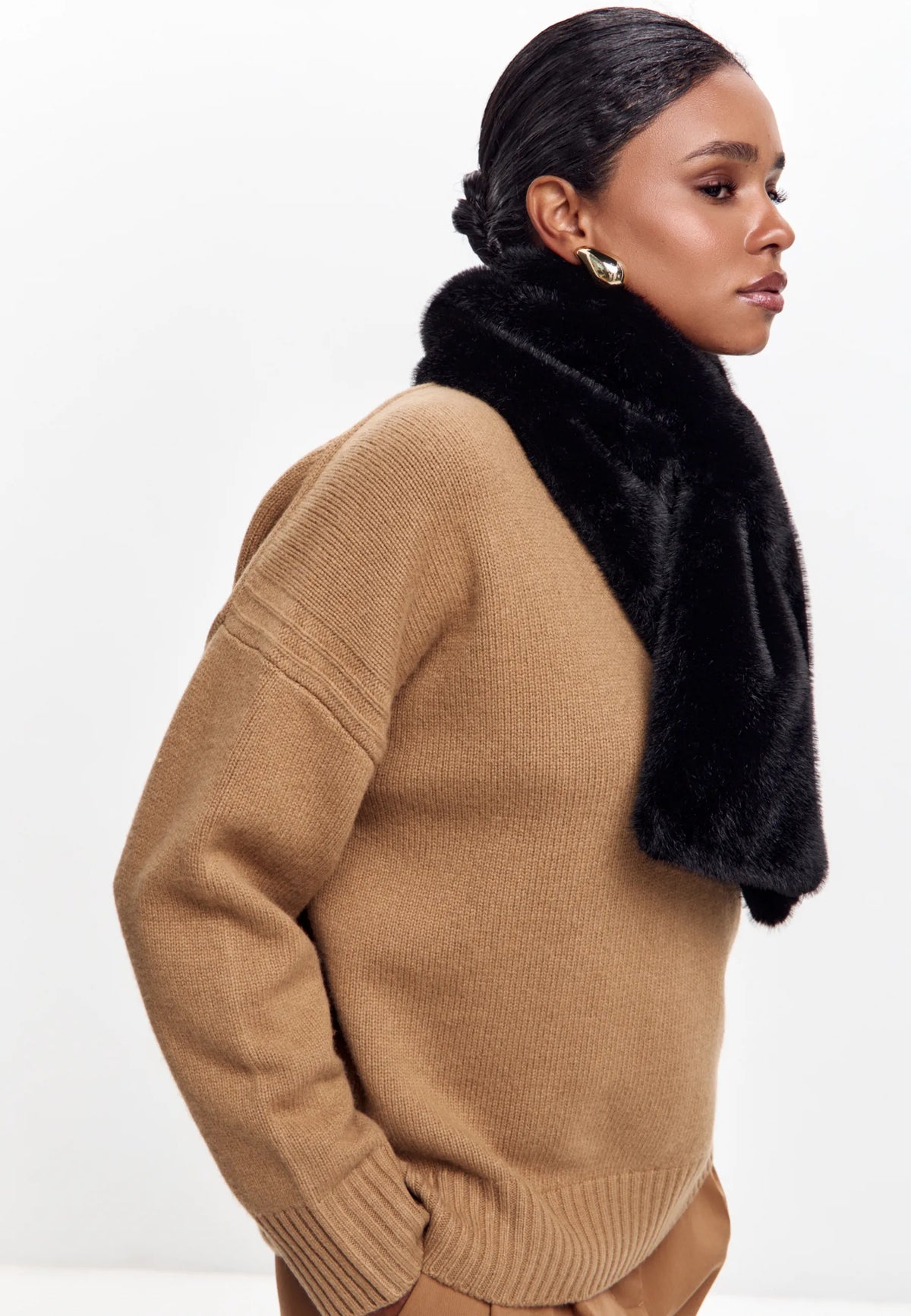 Faux Fur Scarf — Black