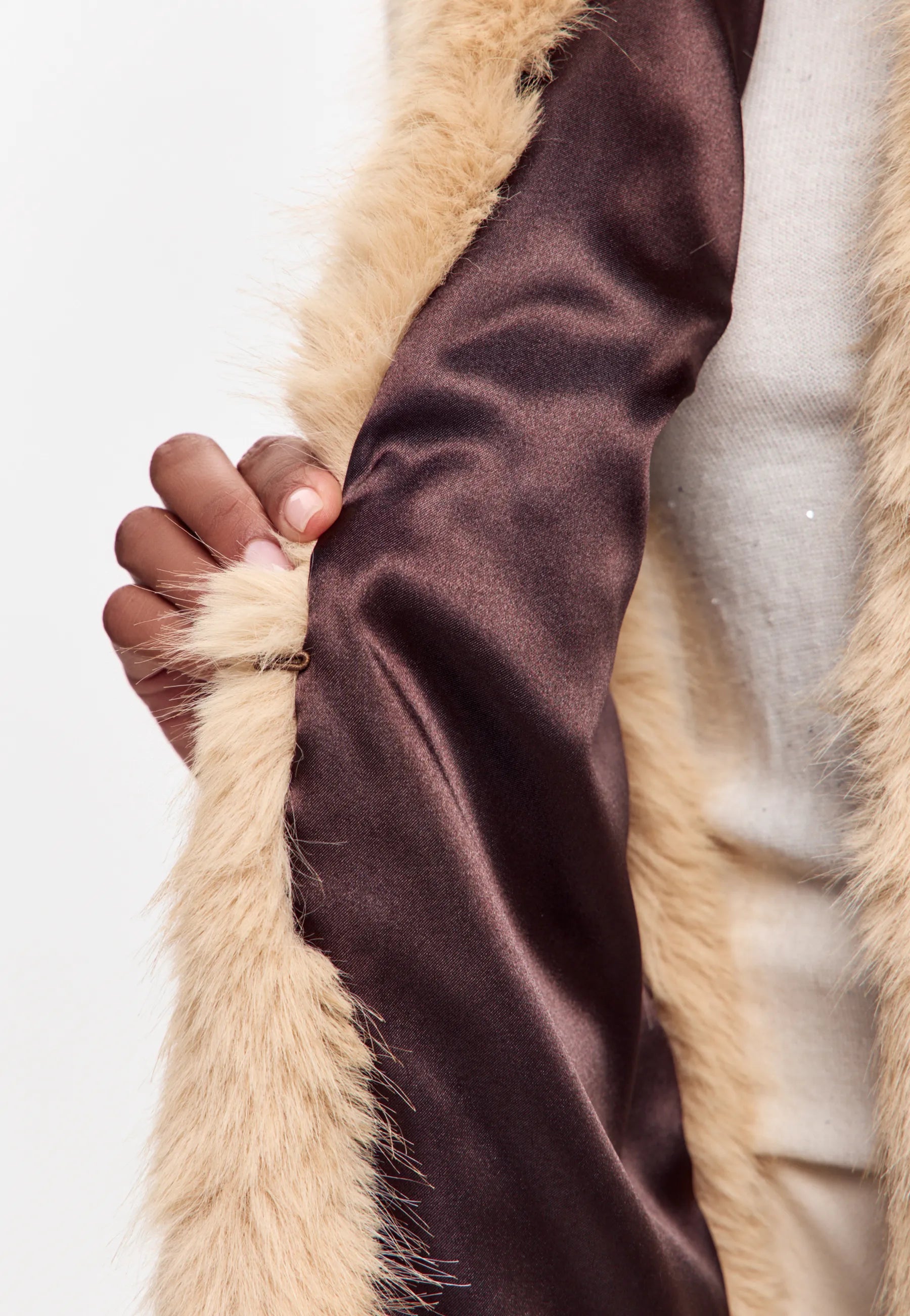 Maxi Faux Fur Stole – Sand Beige