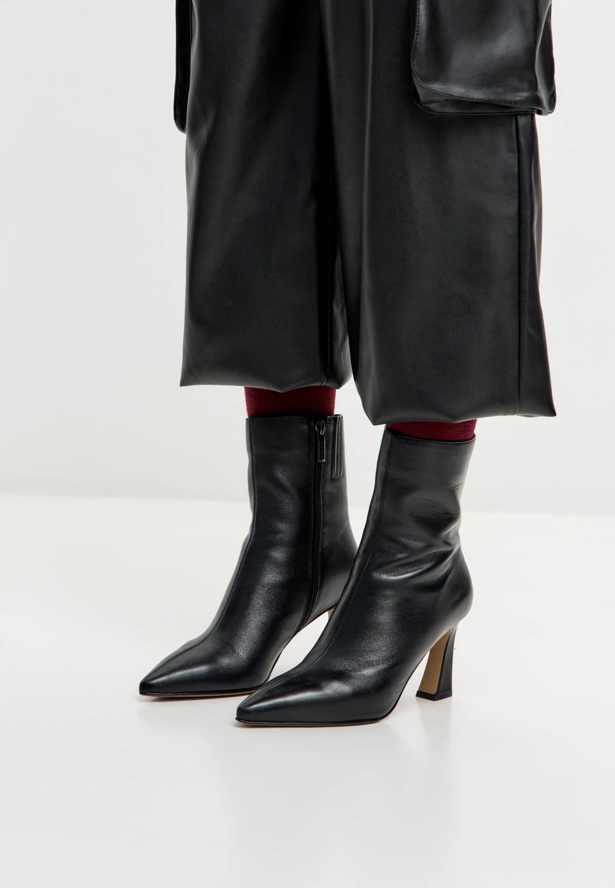 Sculpted Sleek-Heel Ankle Boot - Black