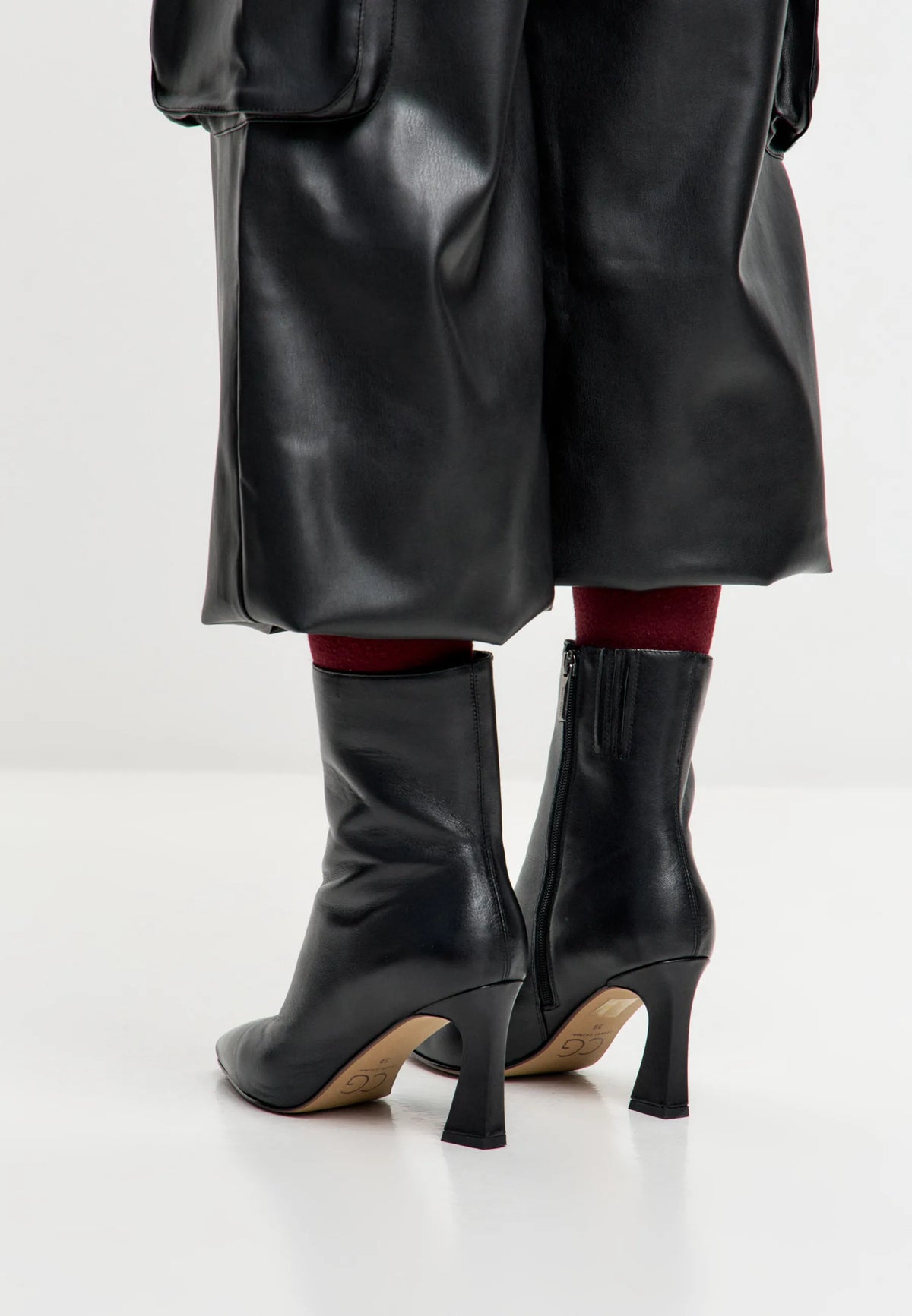 Sculpted Sleek-Heel Ankle Boot - Black