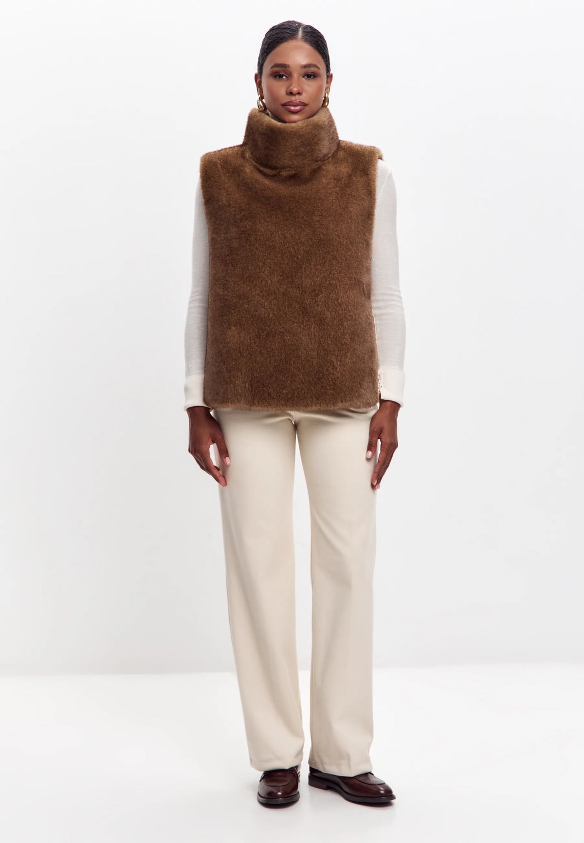 Faux Fur Sleeveless Sculpted Top with Collar – Brown