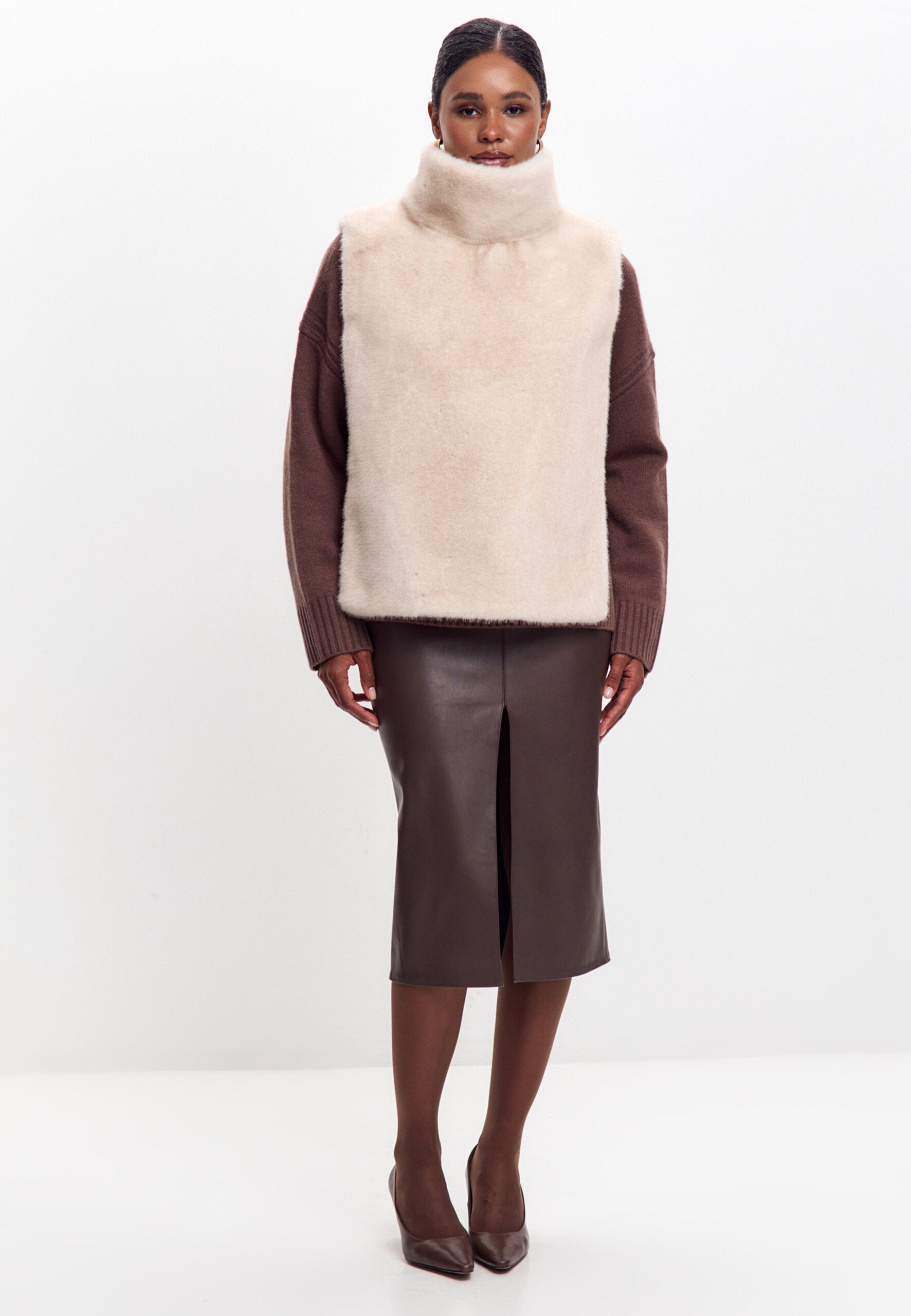 Faux Fur Sleeveless Sculpted Top with Collar – Ivory