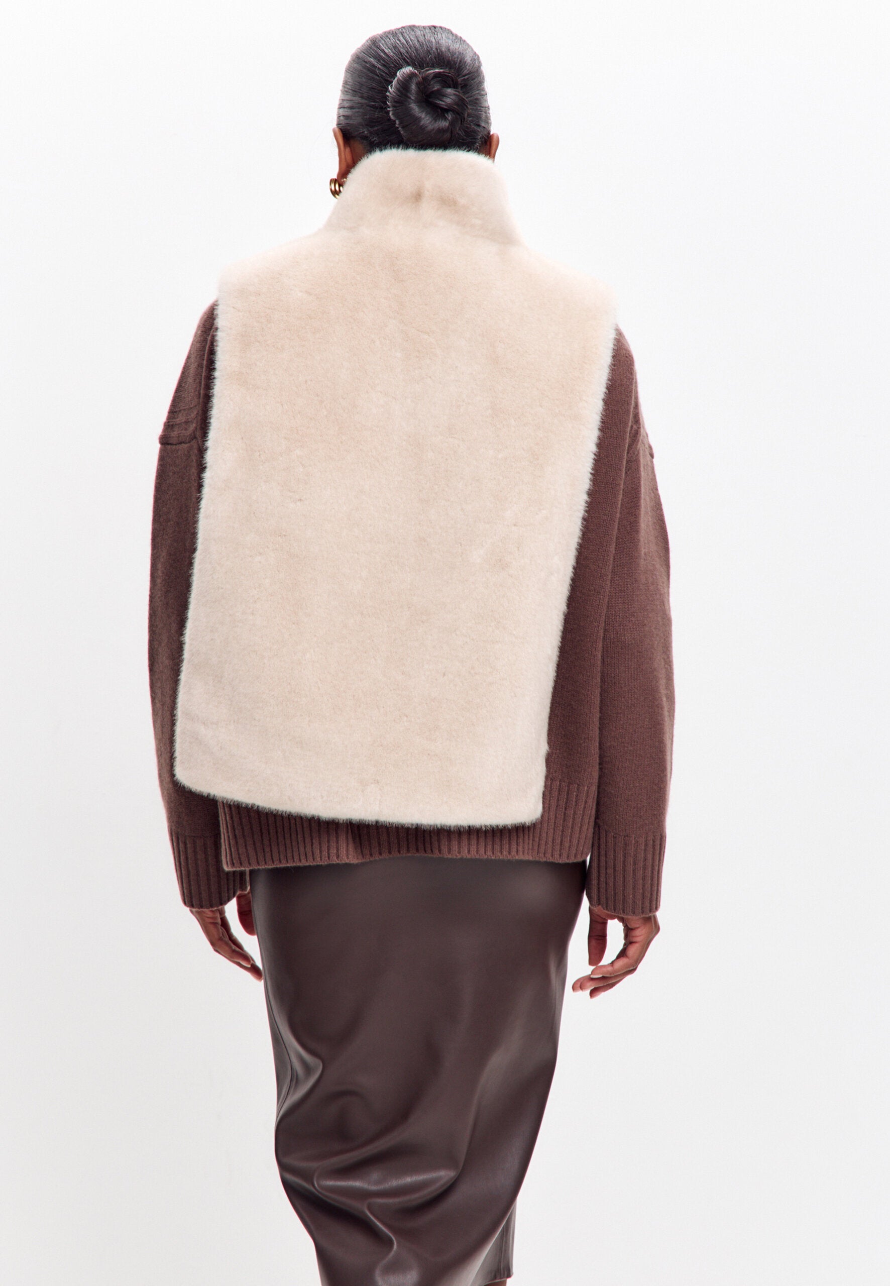 Faux Fur Sleeveless Sculpted Top with Collar – Ivory