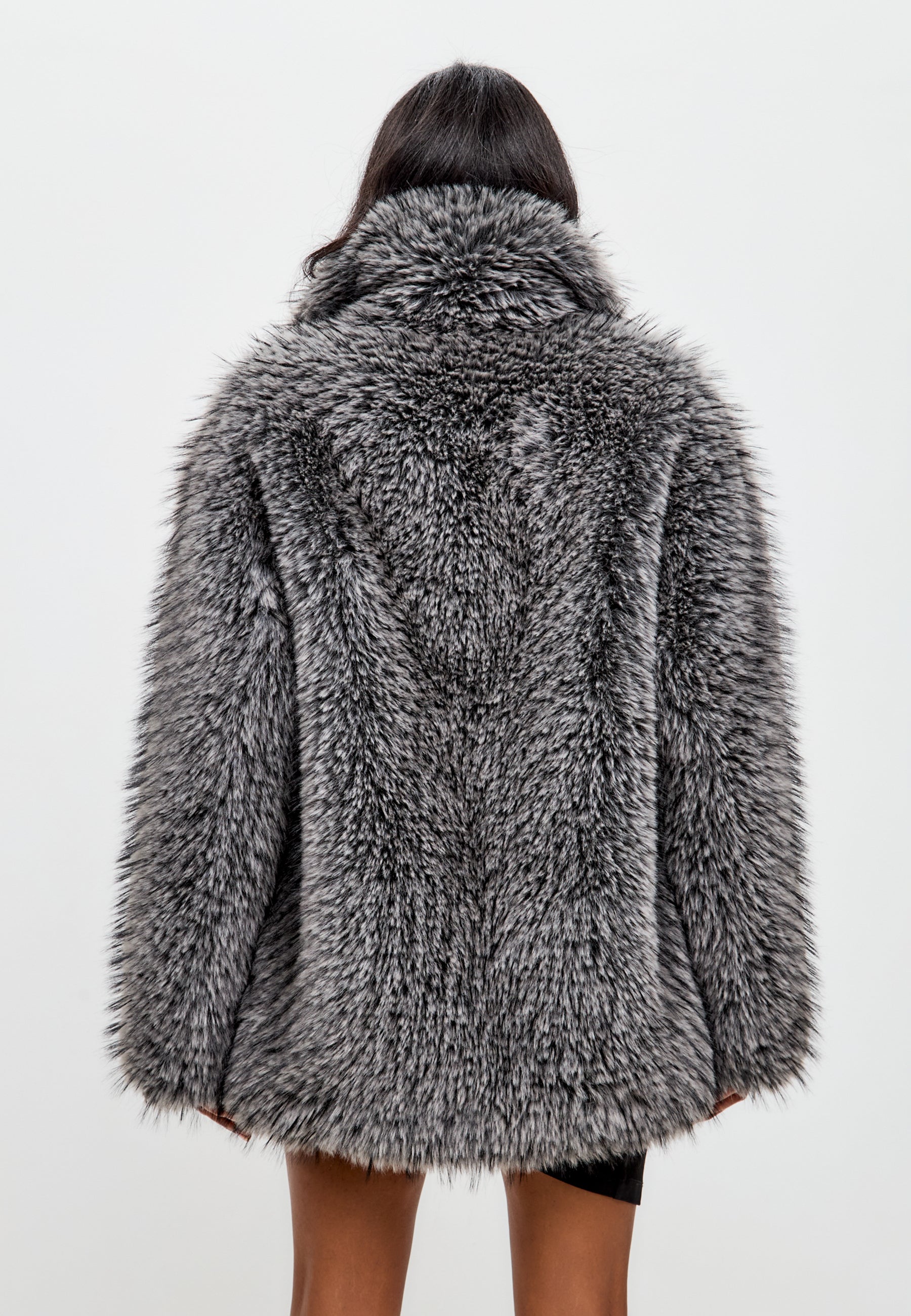 Elegant Grey Faux Fur Coat - Luxurious Winter Outerwear for Women - Grey