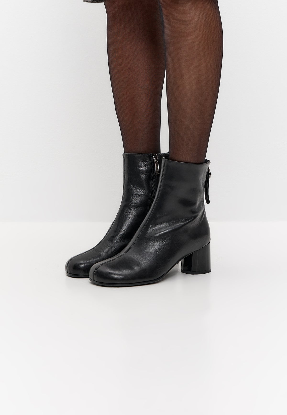 Bottines à bout rond en cuir – Noir