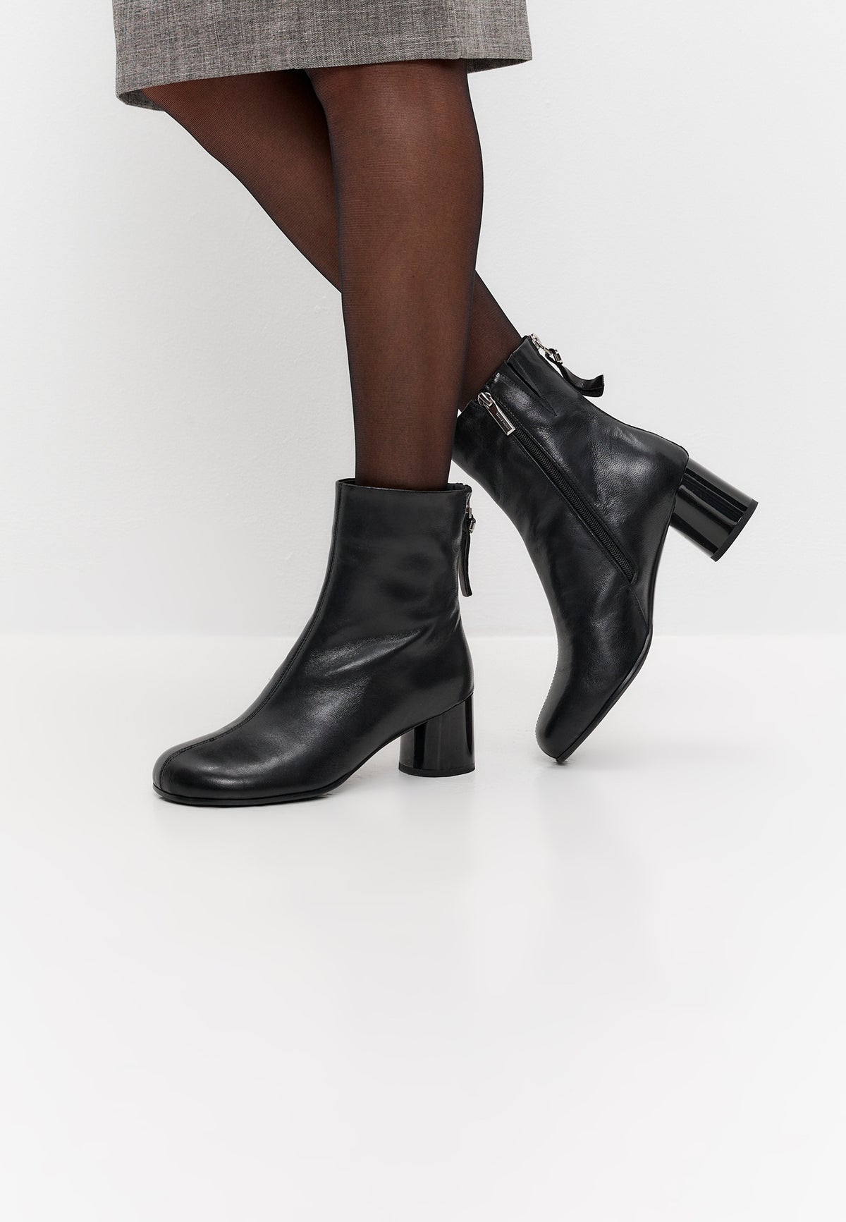 Bottines à bout rond en cuir – Noir
