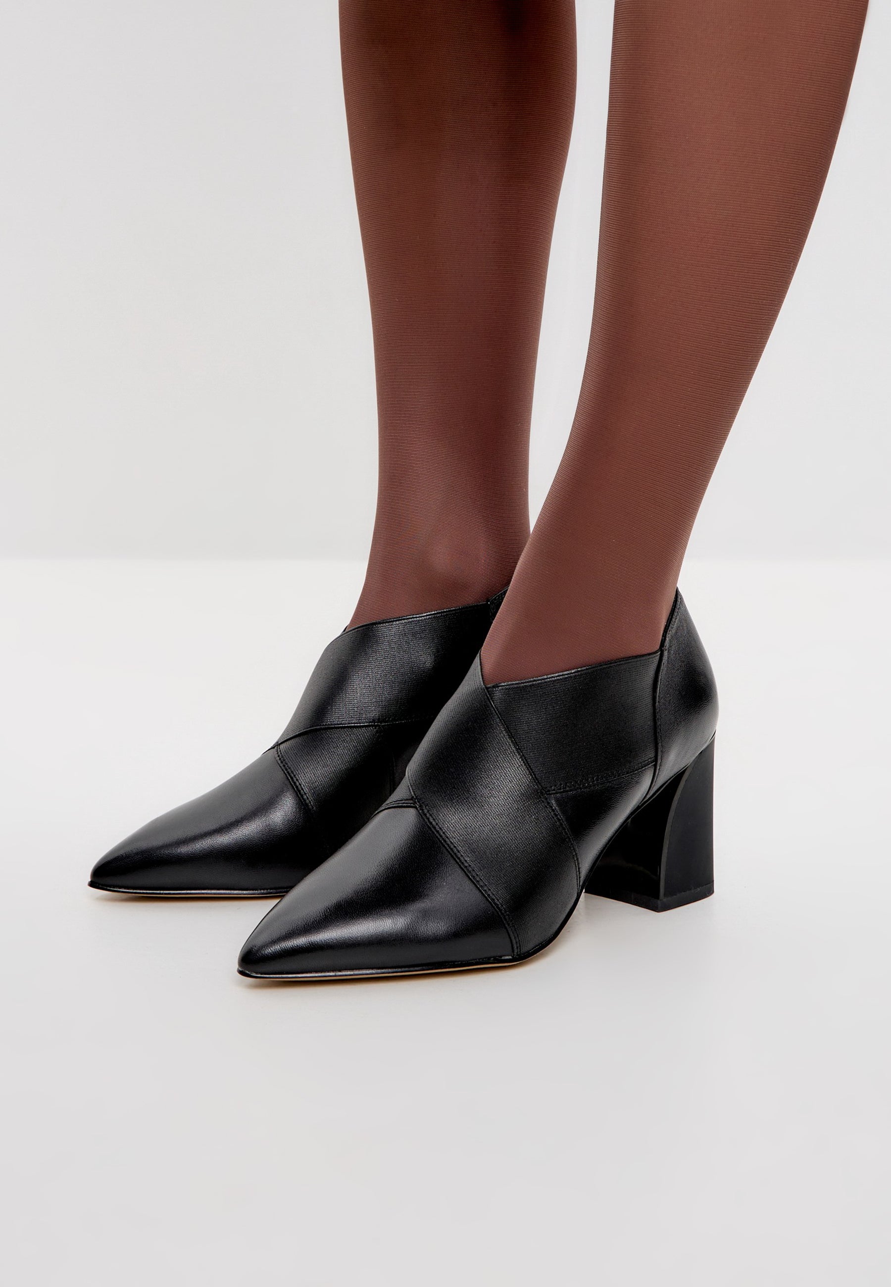 Sculpted Elegance Leather Pumps