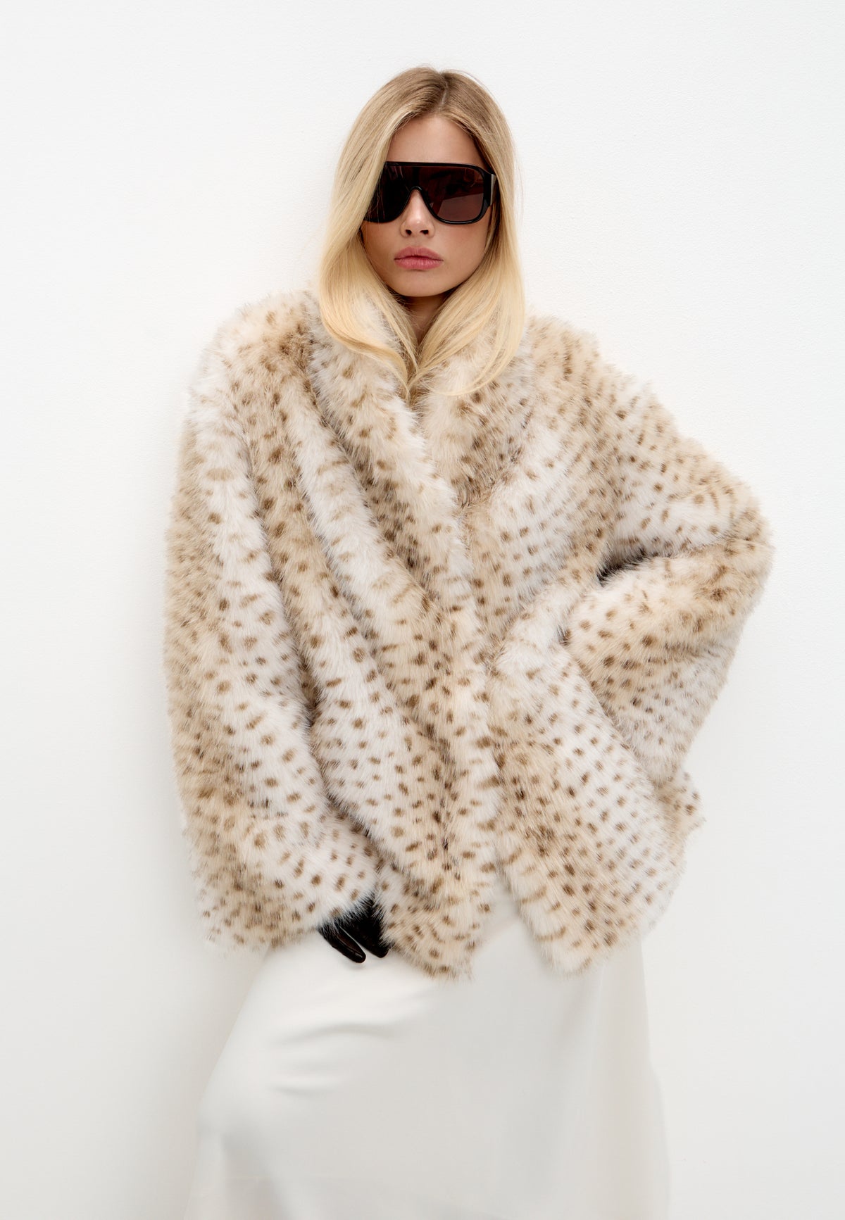 Cropped jas van imitatiebont – Beige