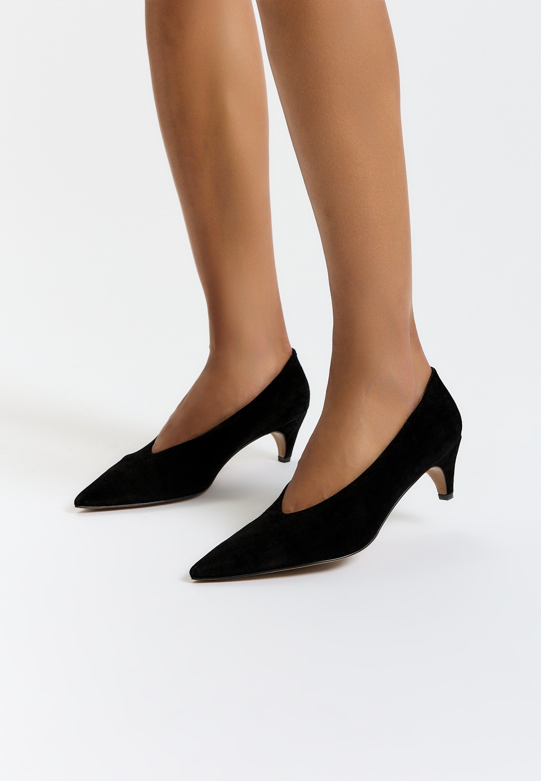 Velvet Curve Pumps - Black
